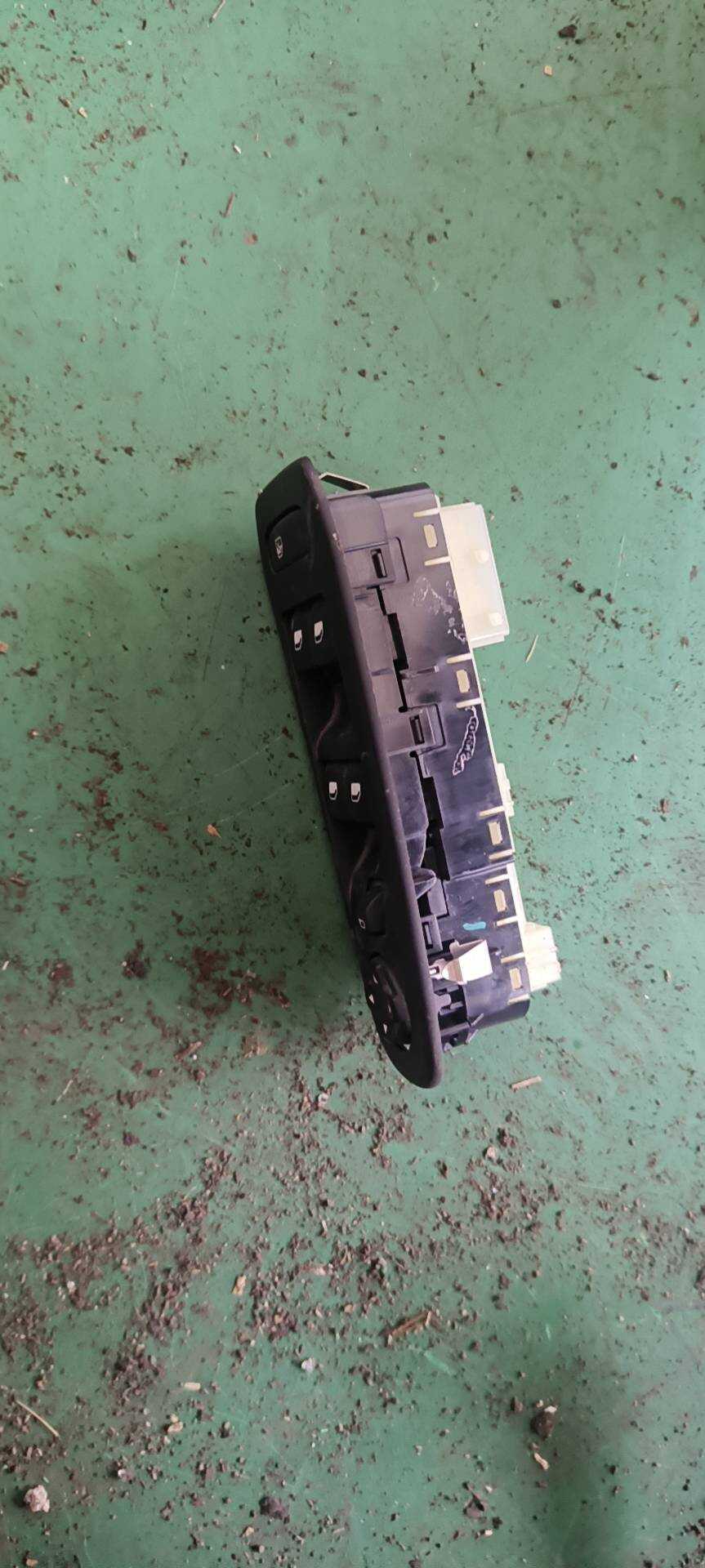 98074269ZD Front Door Window Switch, Left