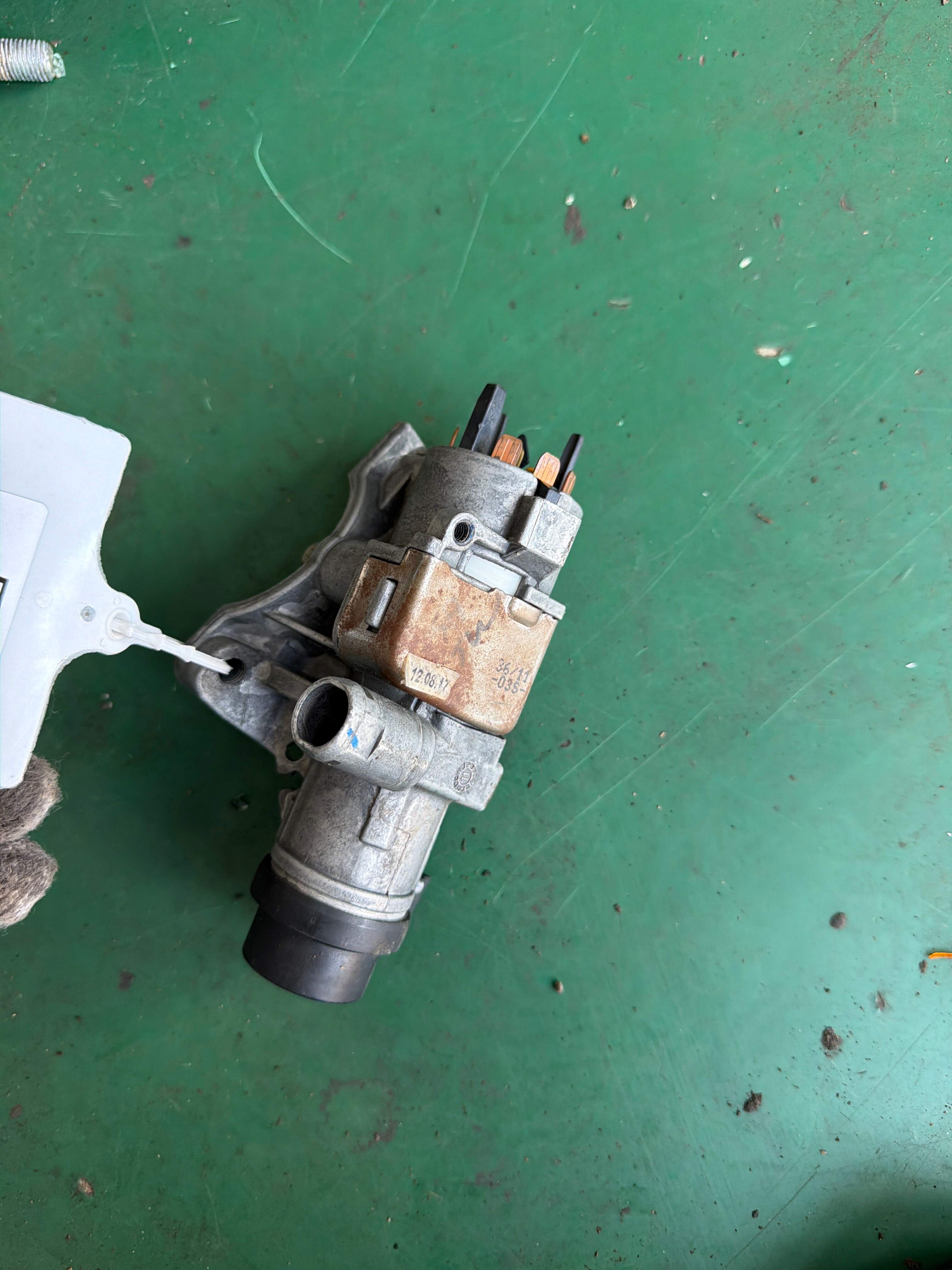 4B0905851Q Ignition Switch Base