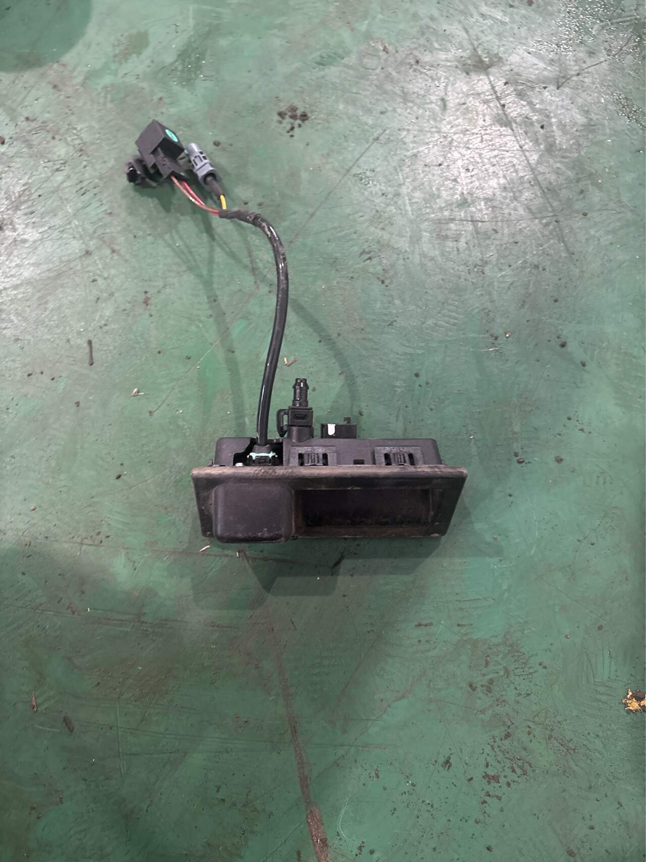 5TD827566 尾盖开启开关
