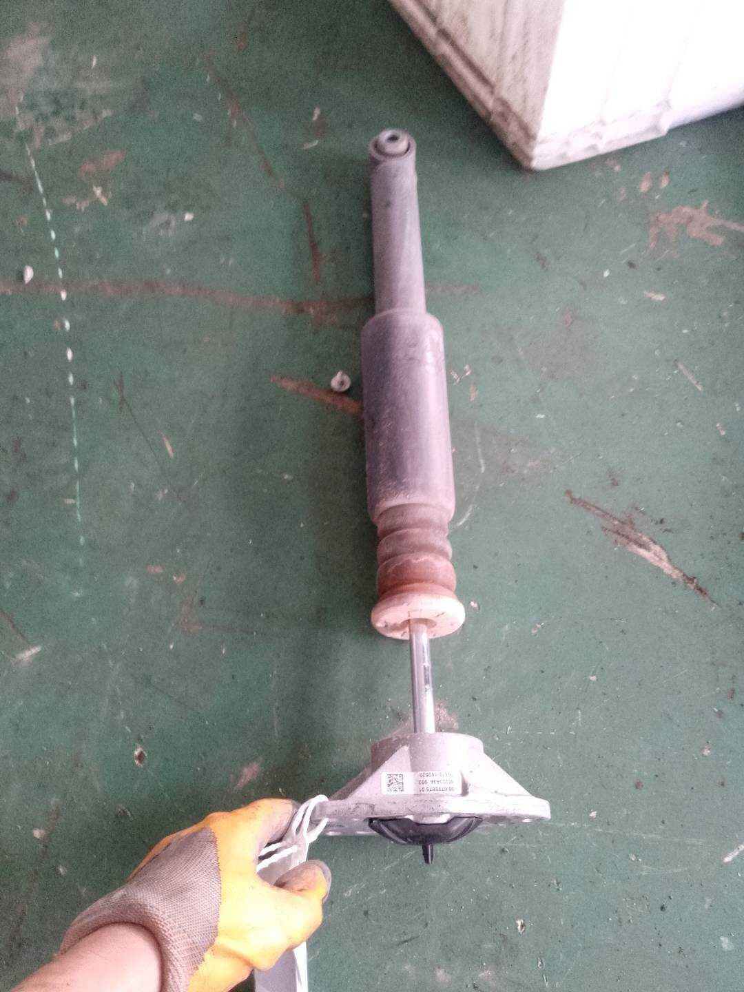 33526866040 后减震器芯