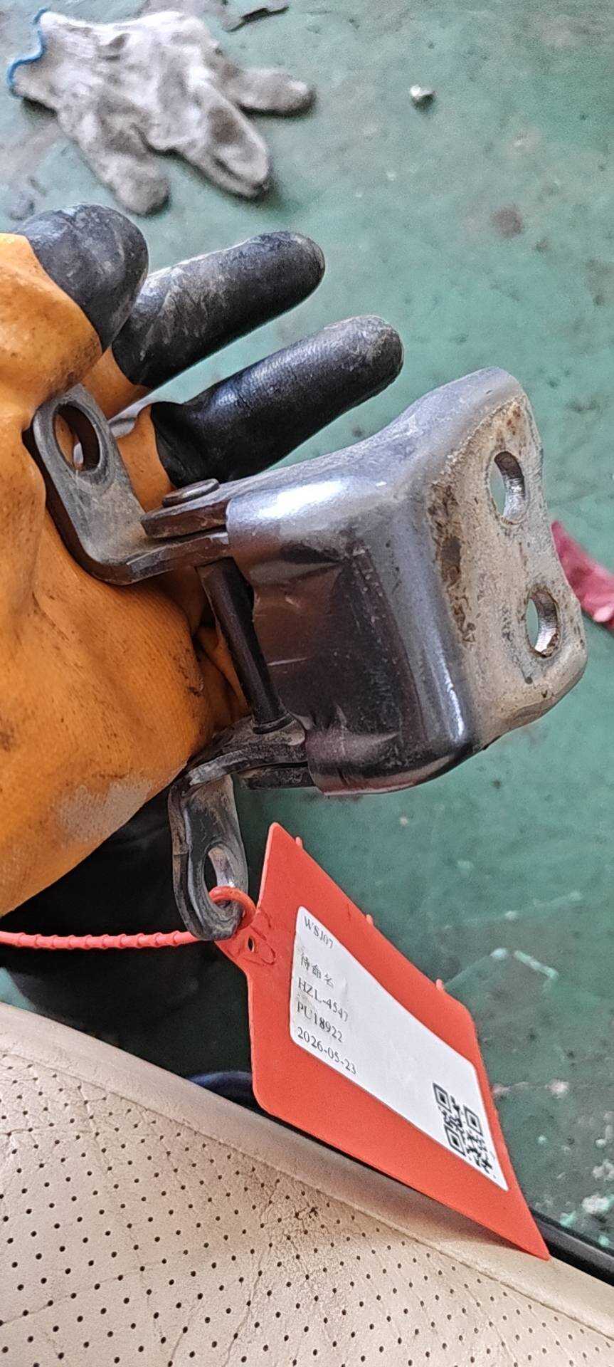 67450T0AA01ZZ 左前门上铰链