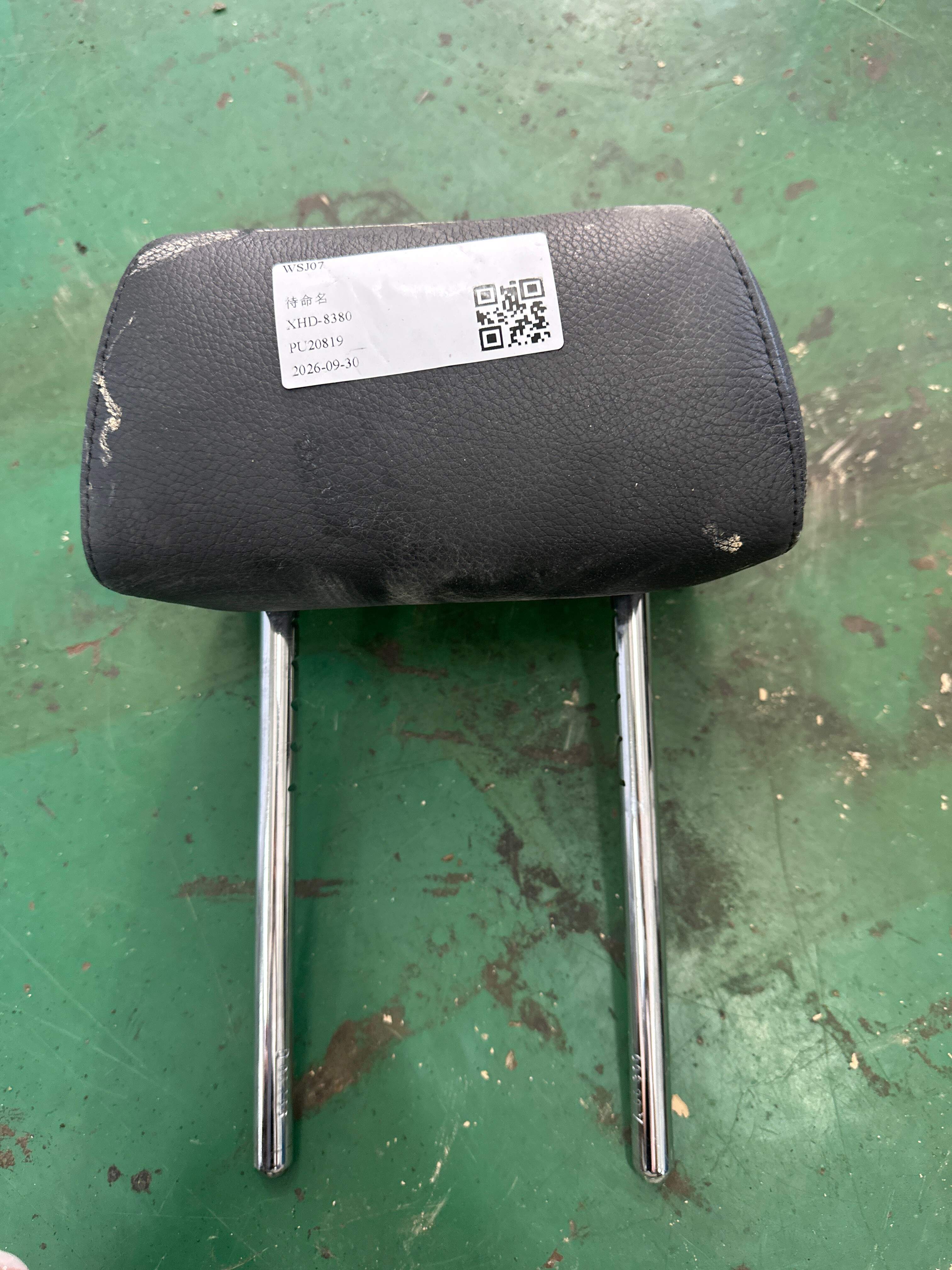 52207246679 后座椅头枕（右）