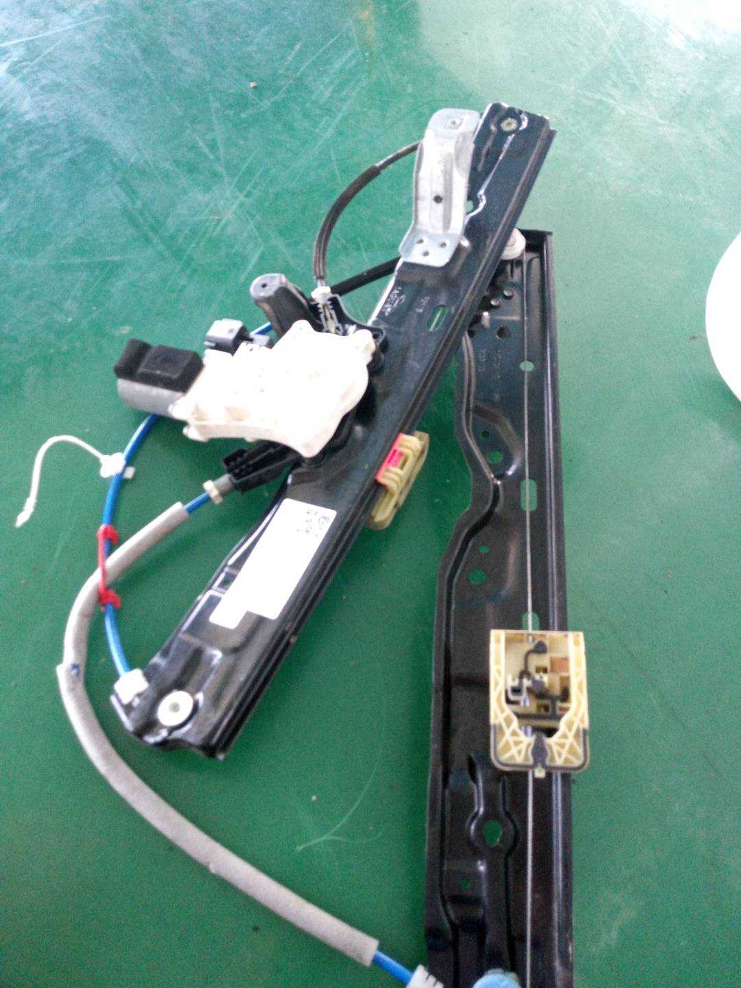 T2H41147 Front Door Window Regulator Assembly, Right
