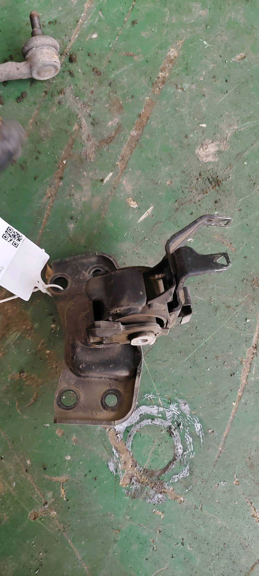 1237237190 Engine Mount Rubber, Front Left