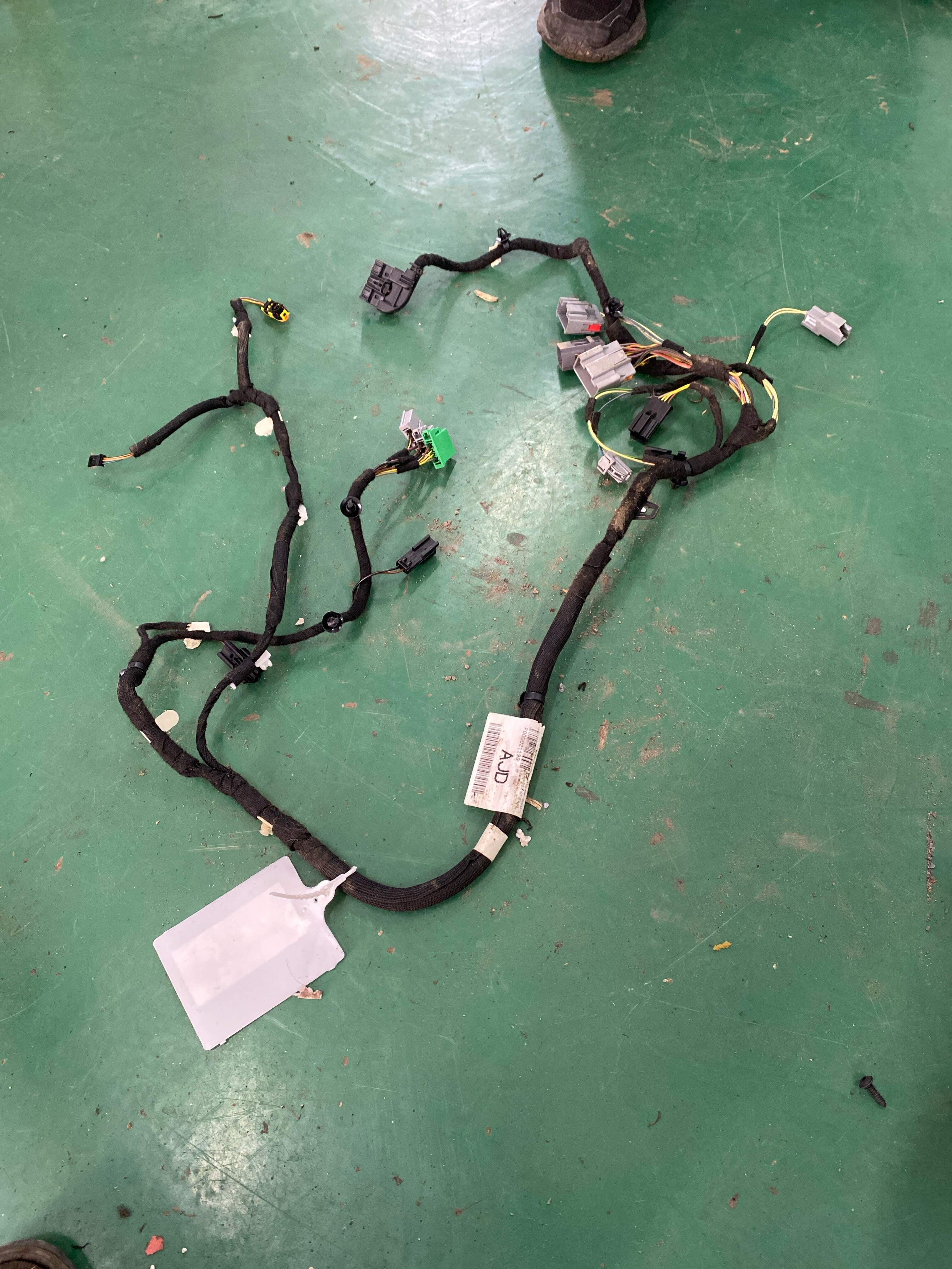 LR033483 Passenger Seat Wiring Harness Assembly