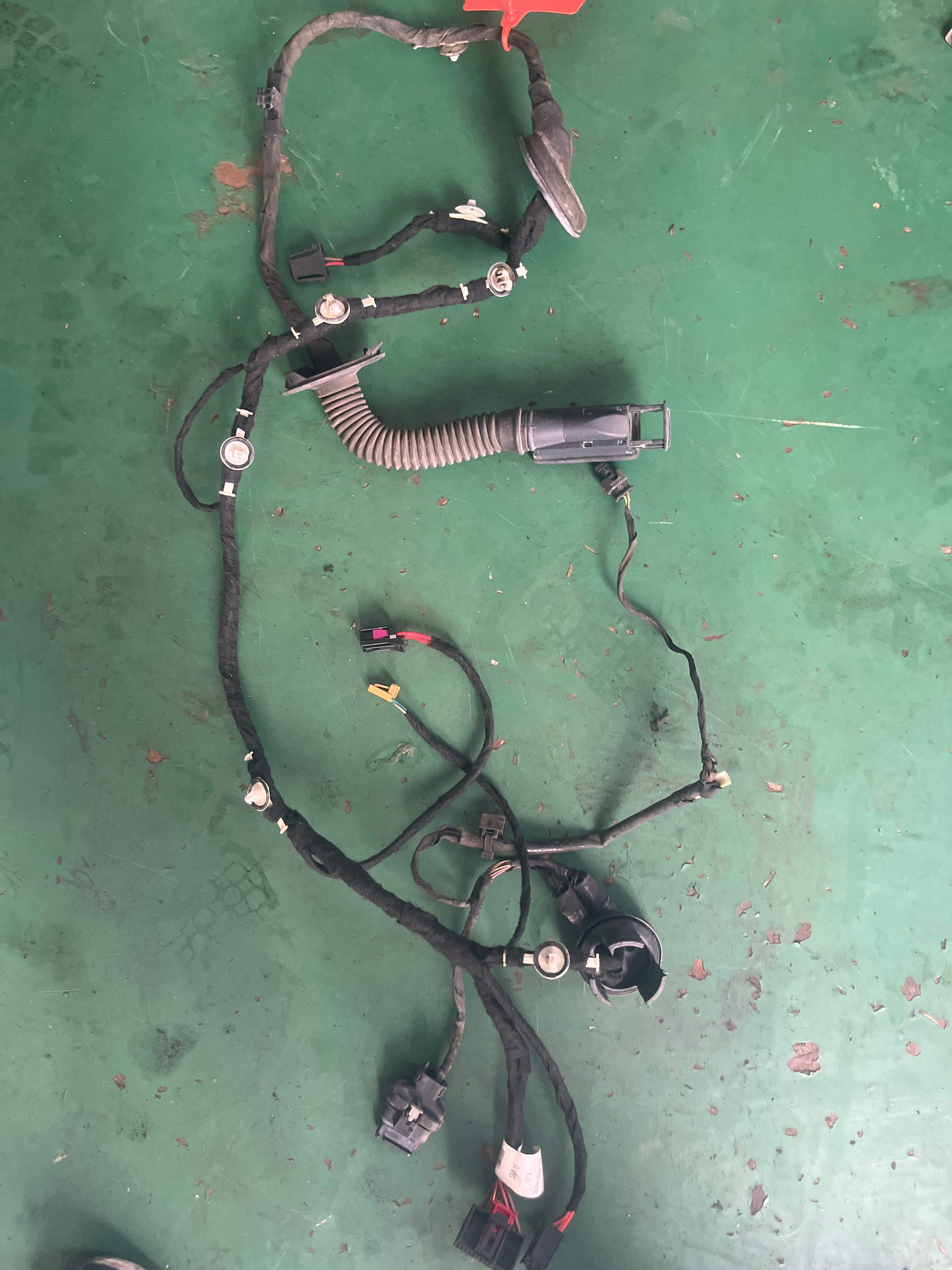 8R0971688A 后门线束（右）