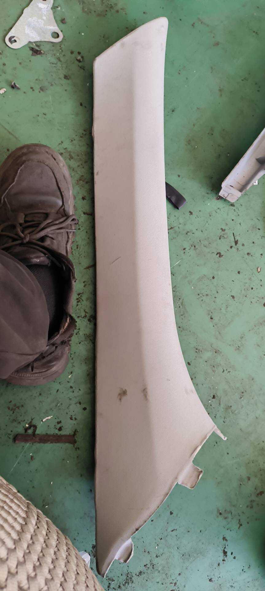 A16469008267H21 A-Pillar Inner Trim (Upper Right)