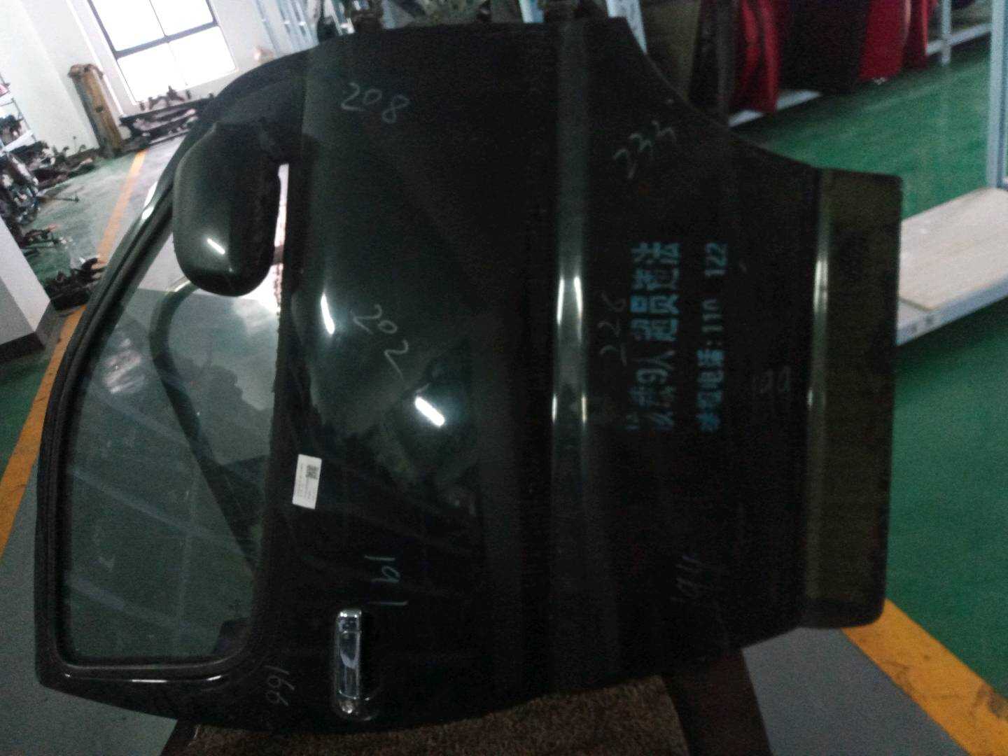 SHG6401001Y 前门壳（右）