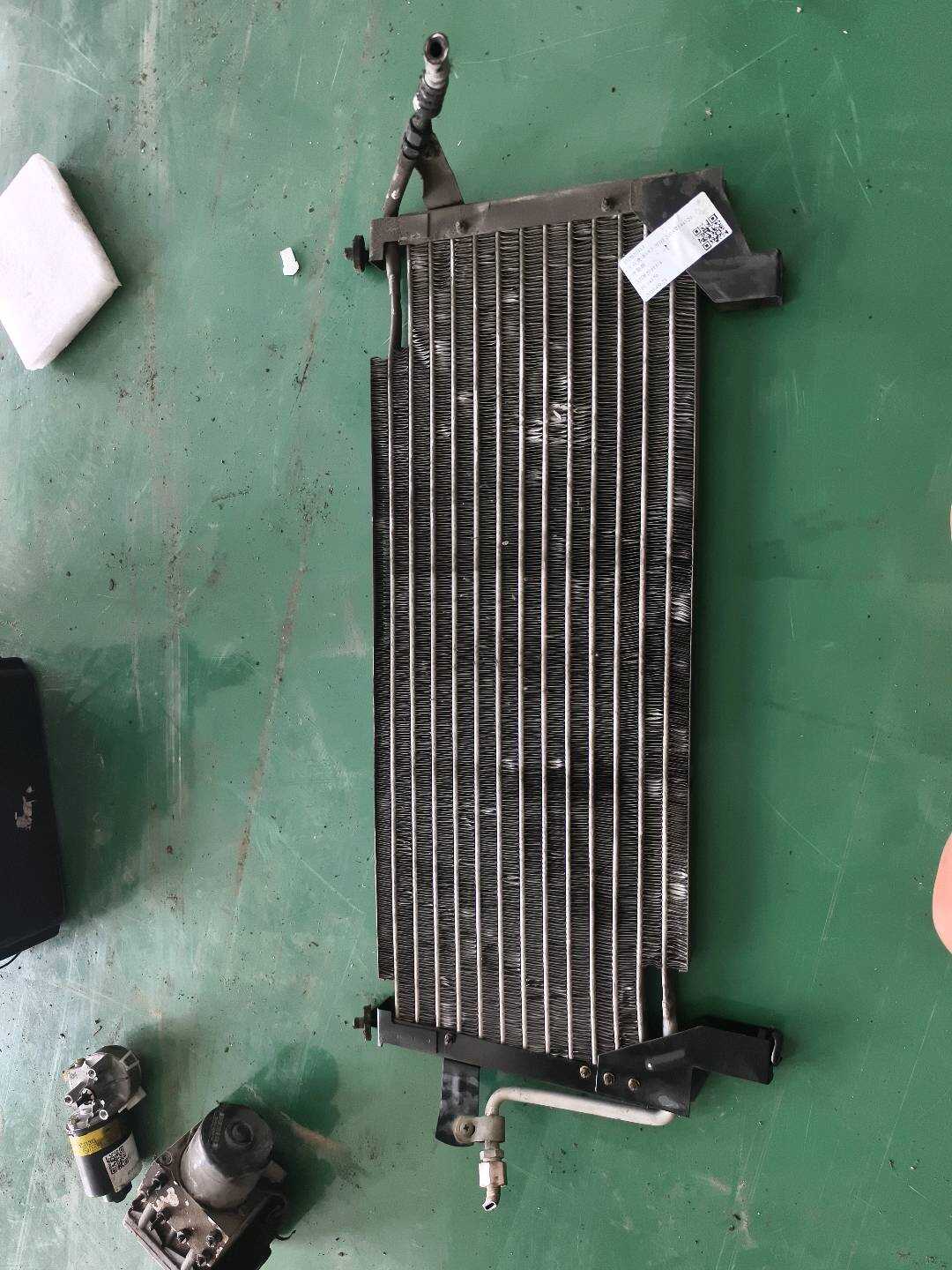 33D820413 Condenser