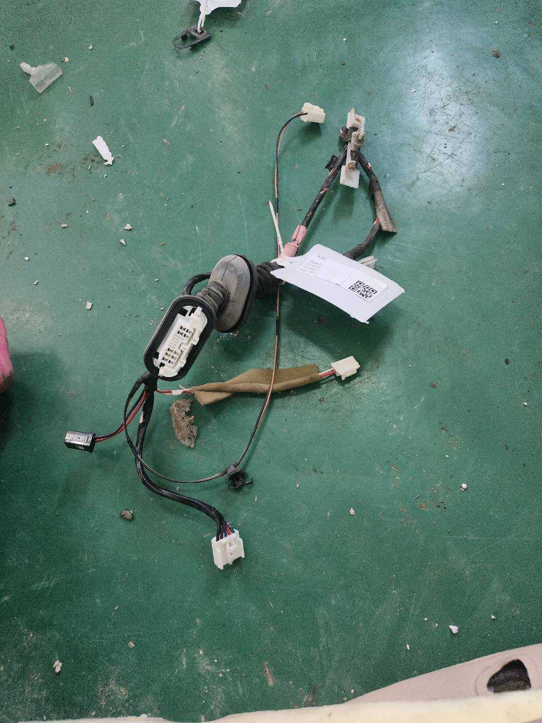 821530R020 后门线束(右)