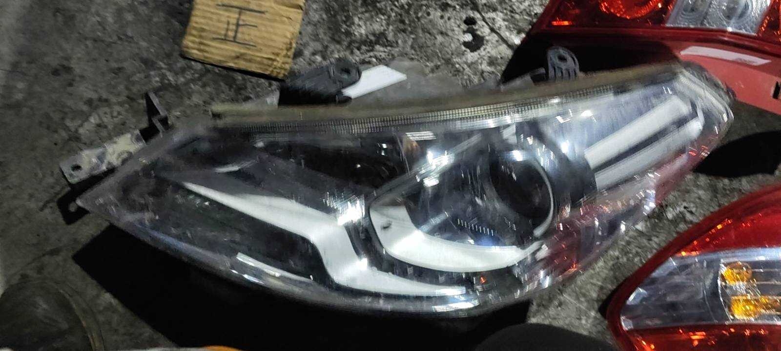 7482000 Front Headlight Assembly, Right