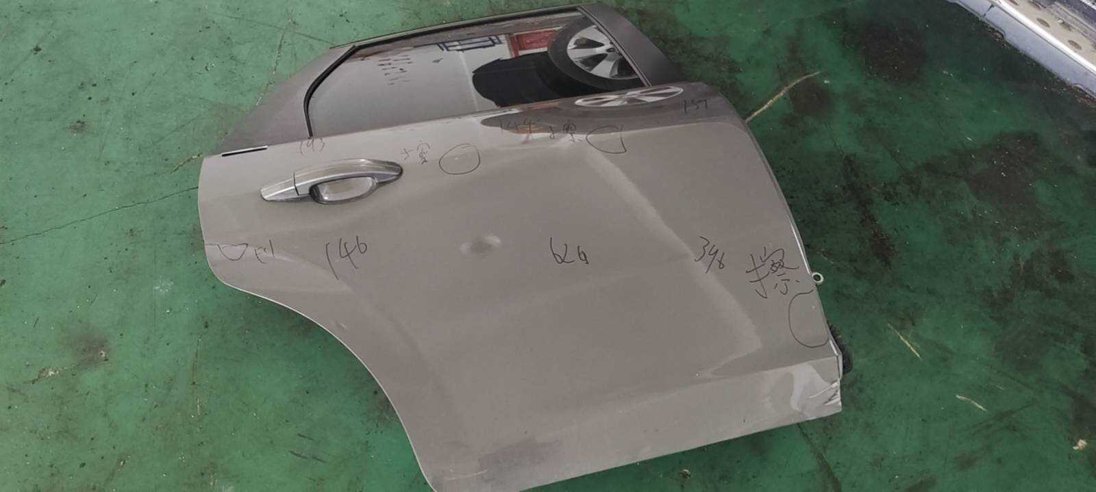 P8M59A24622AA 后门壳(右)