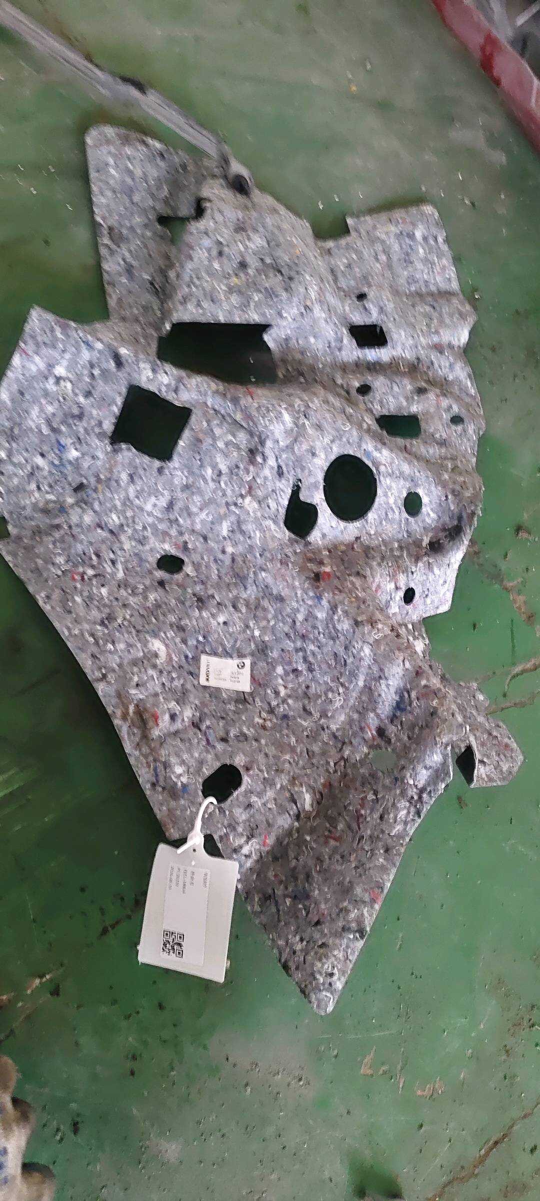51487263414 后门隔音垫(右)