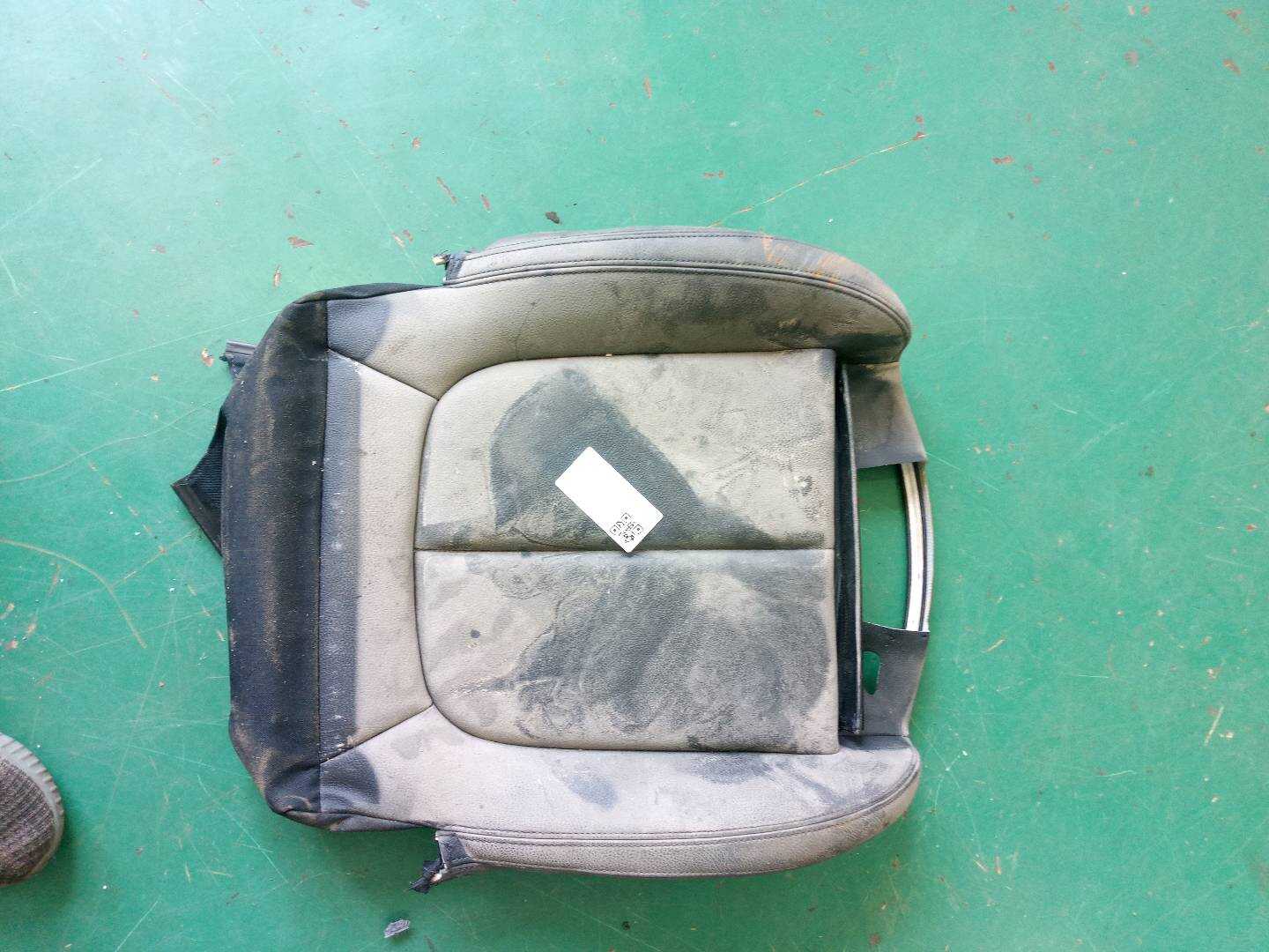 52107482592 副驾驶座椅底座面罩
