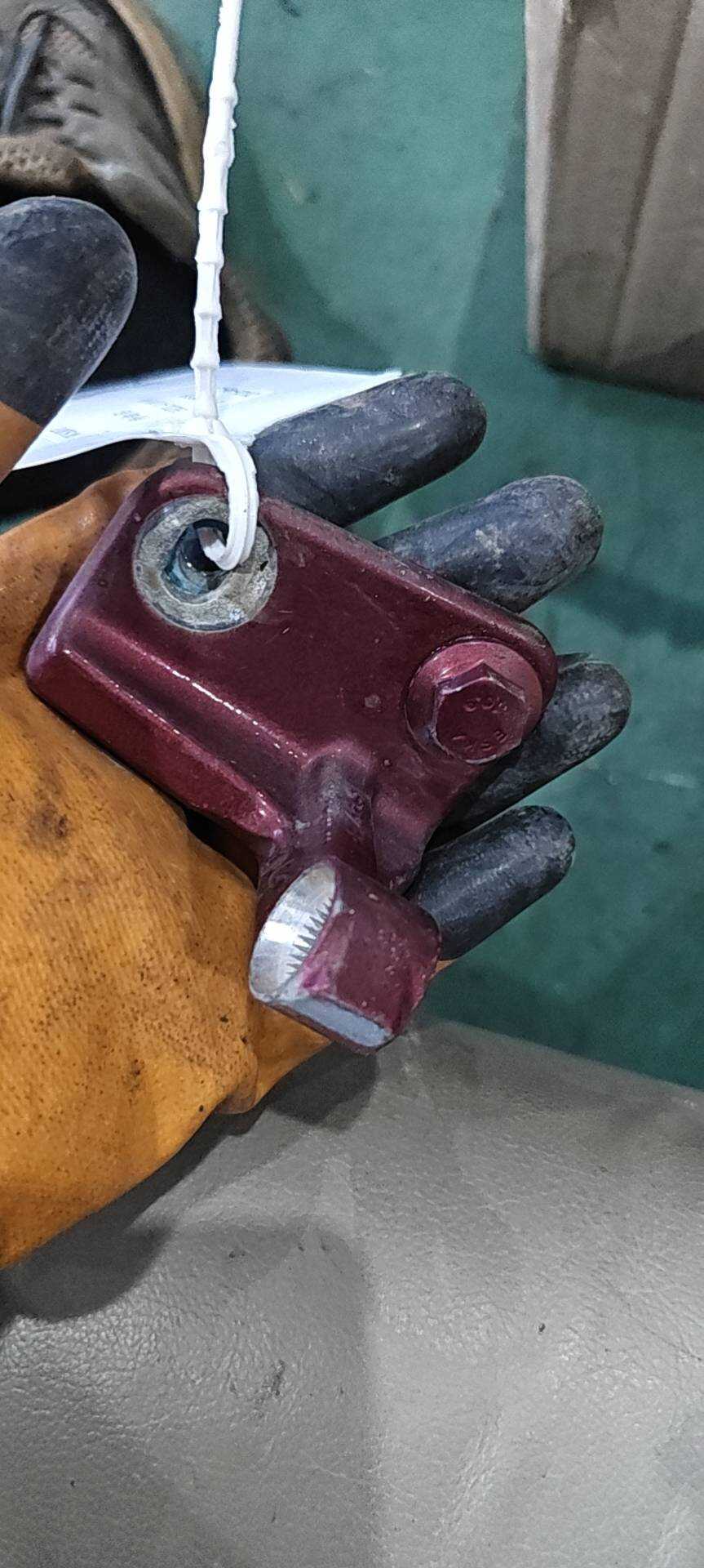 A1697301237 后门上铰链(右)