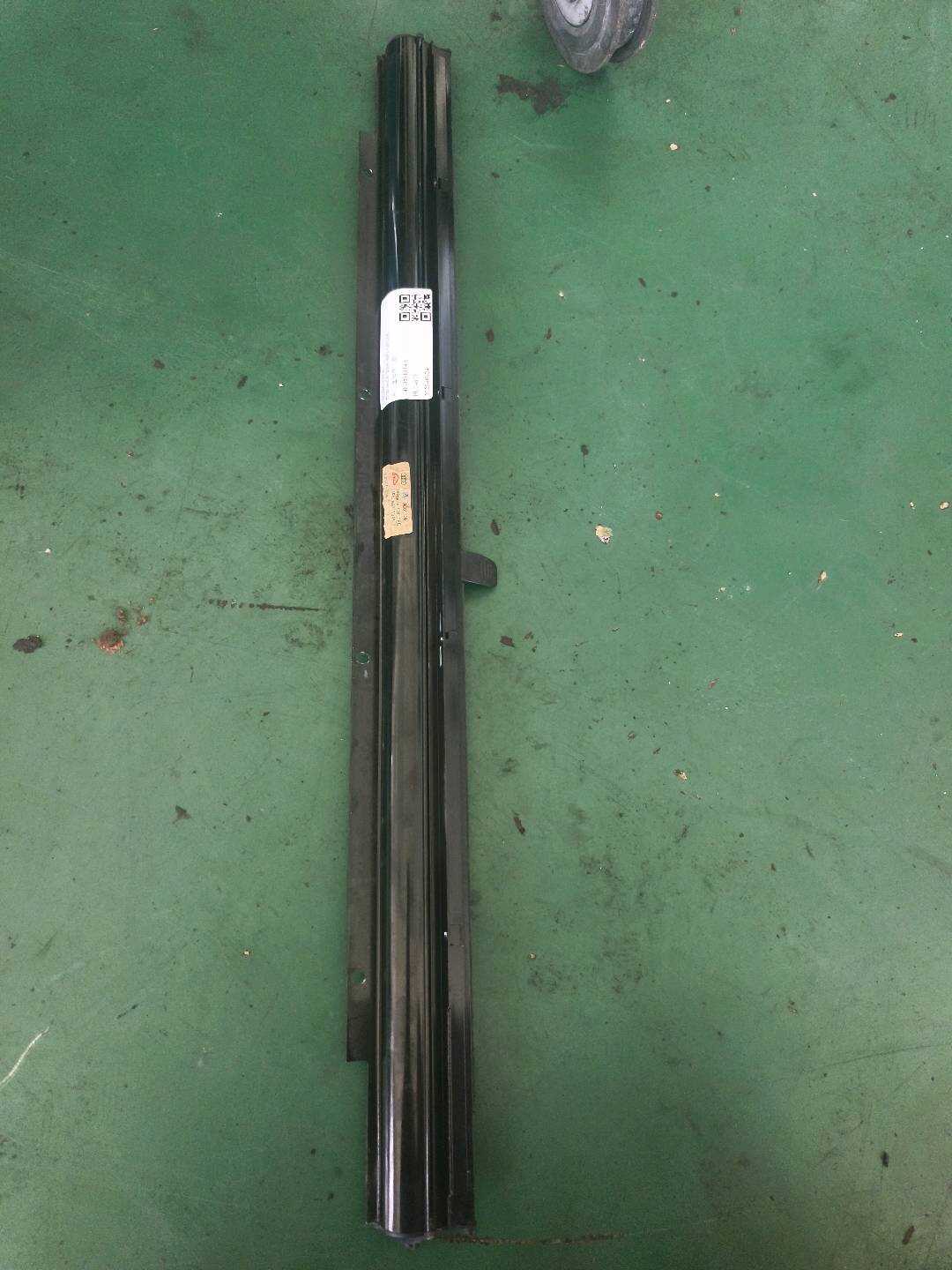 L4FD861334A 后门遮阳帘(右)