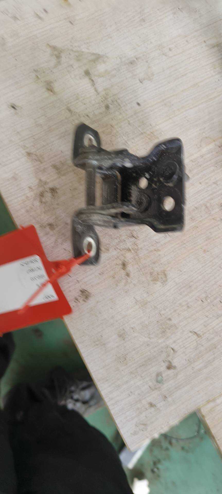 7T4Z7826810A 后门铰链(右下)
