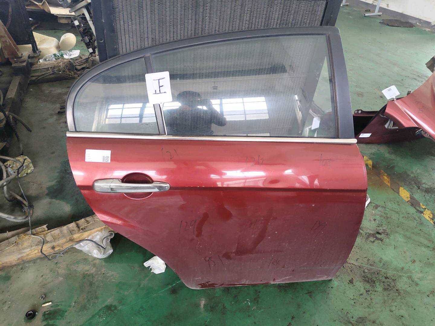 FA0172020M2 后门壳(右)
