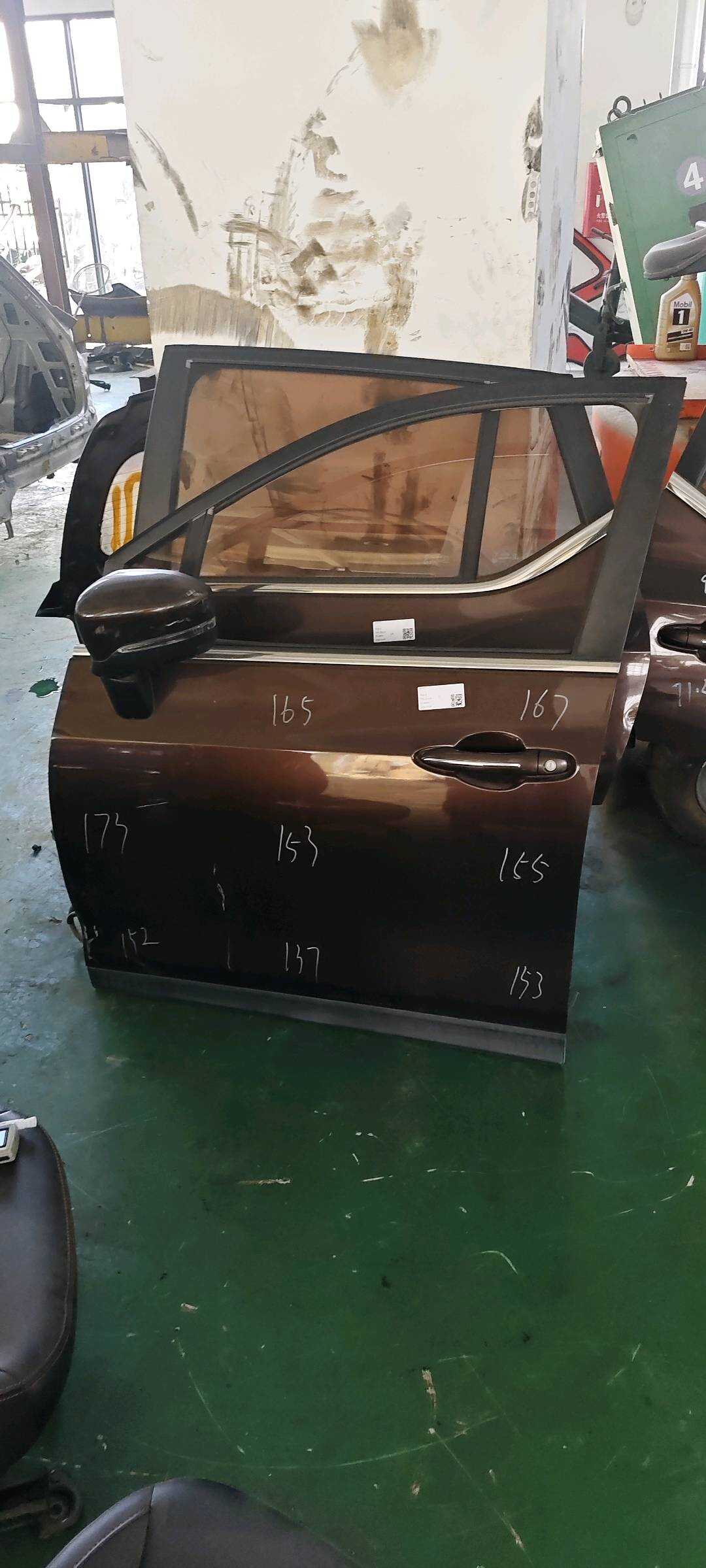 5010011ADU0000A00 左前门壳