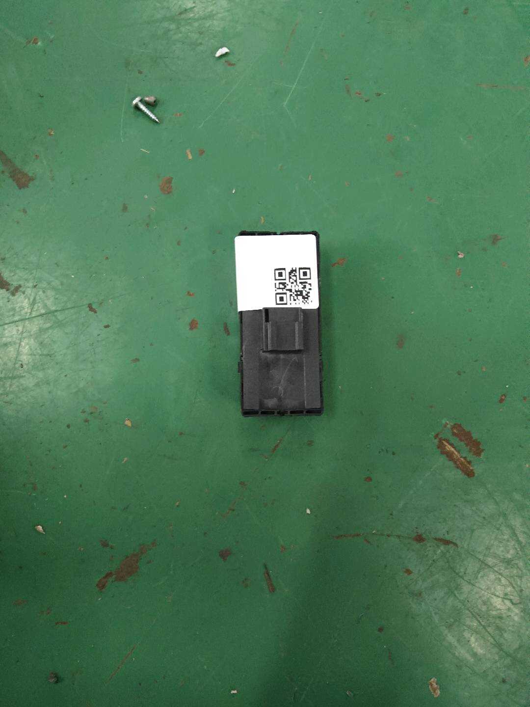 L8WD9598515PR Front Door Window Switch, Left