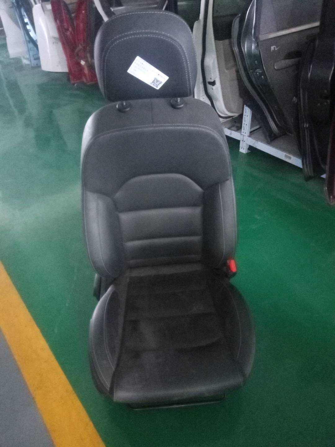 111800287301742 副驾驶员座椅总成