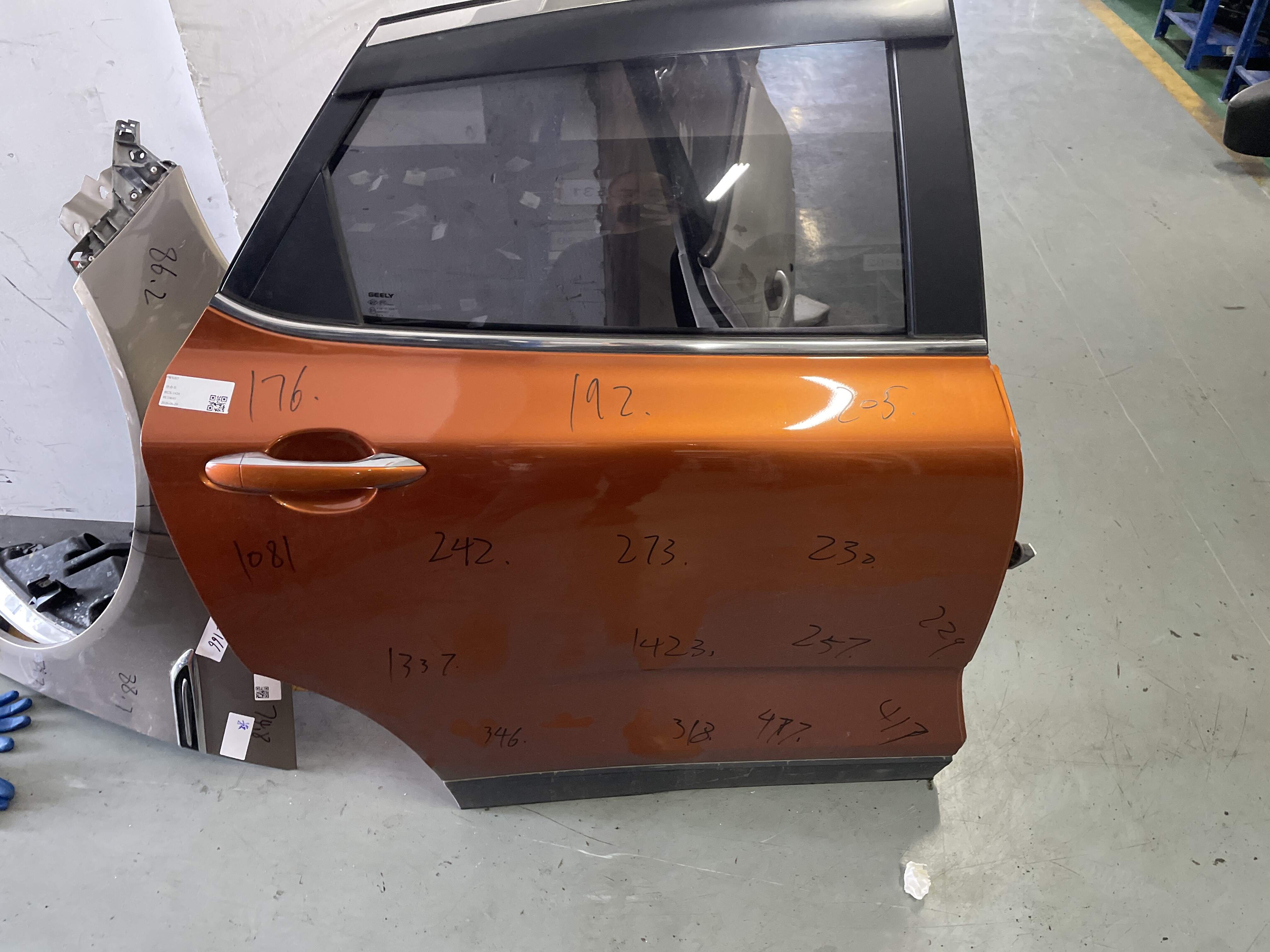 8889751419C15 后门壳（右）