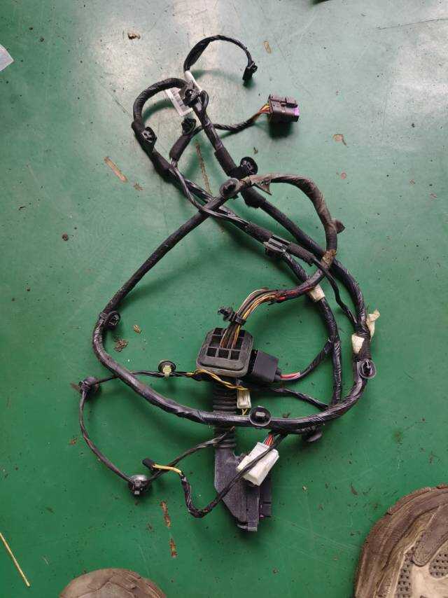 8891172005 Right Front Door Wiring Harness