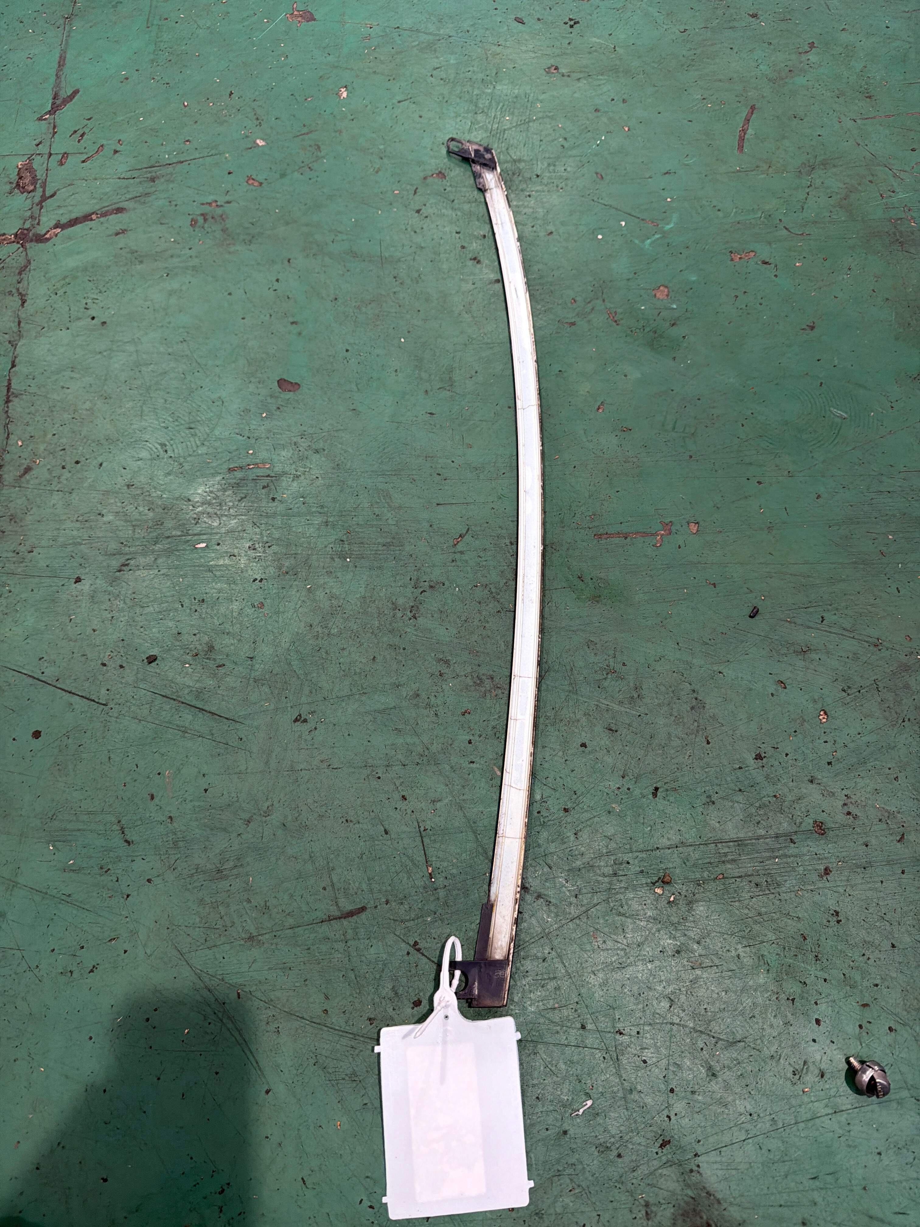 822831CA0A 后门玻璃外饰条（左上）