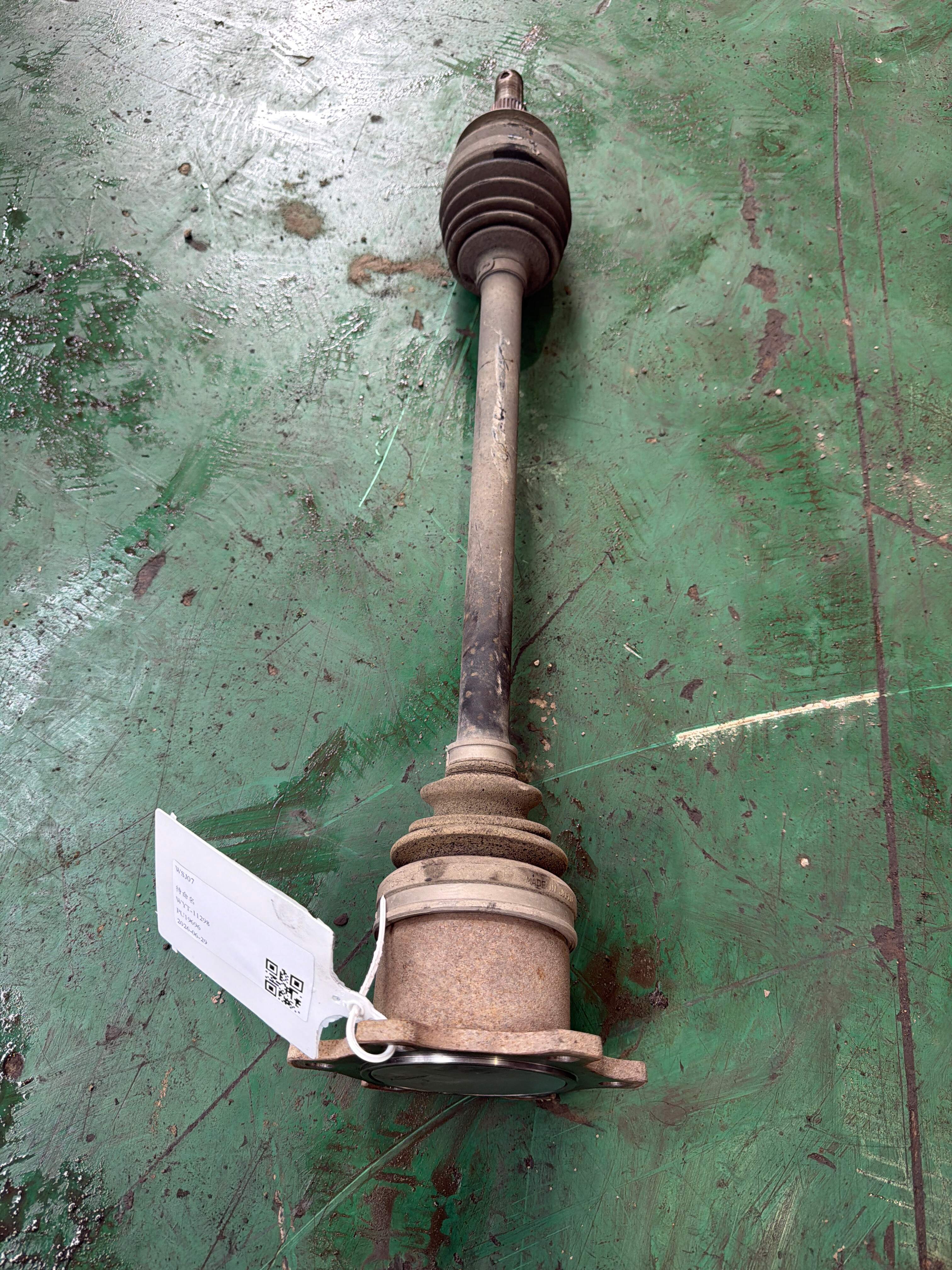 396001CC0A Rear Axle Shaft, Right