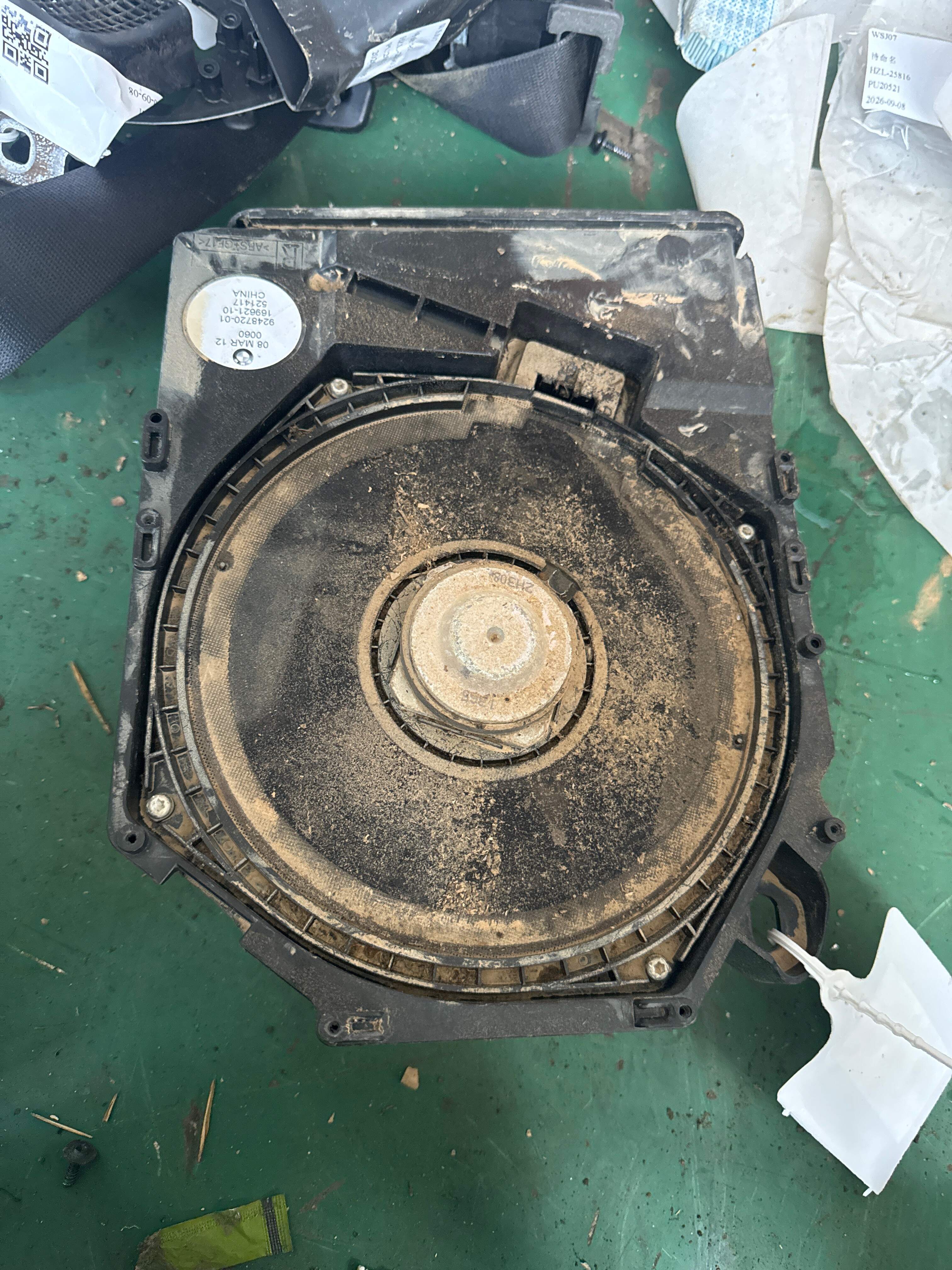 65139248720 中央低音扬声器(右)