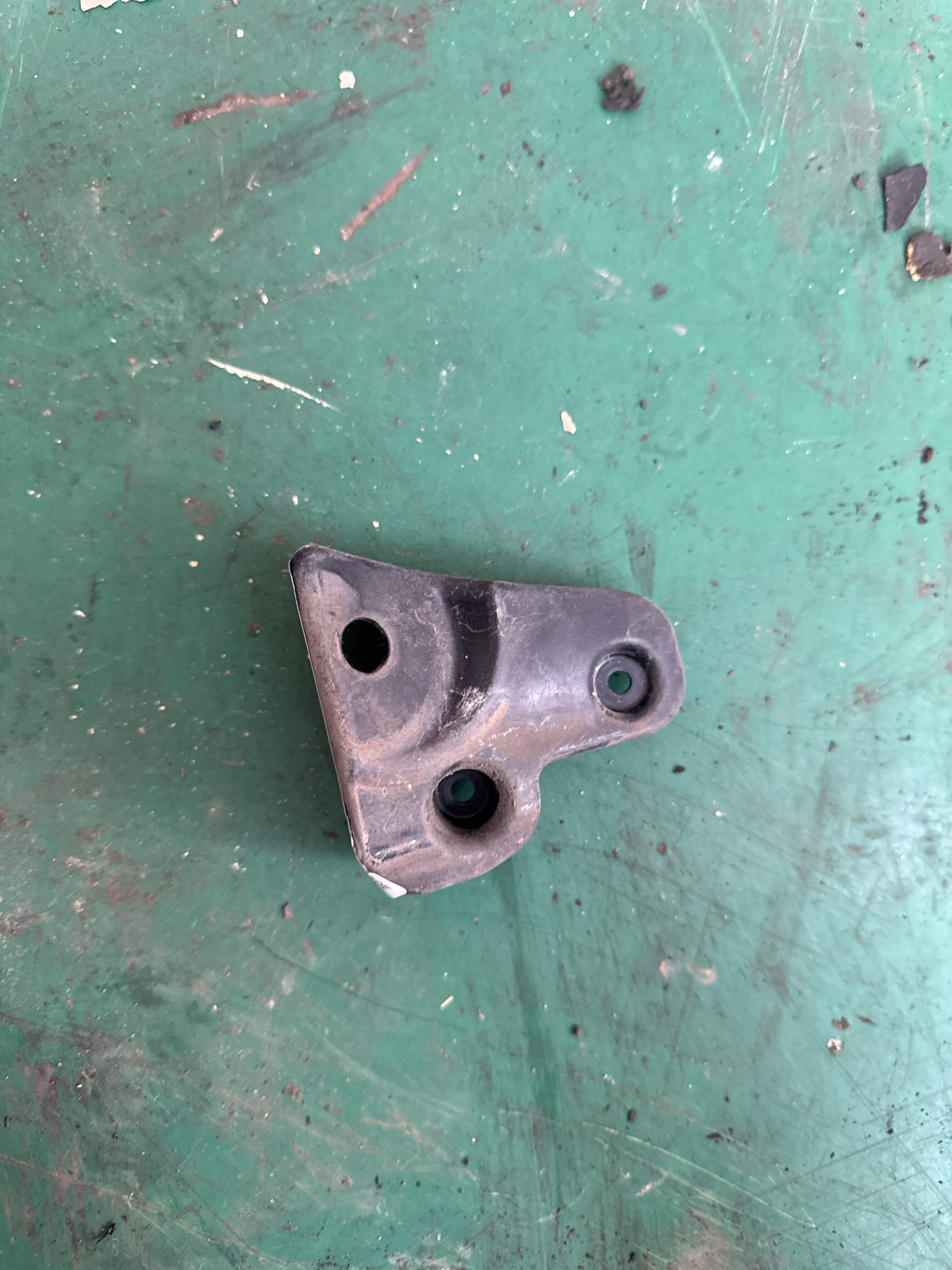 LR035106 Rear Bumper Bracket (Lower Right)