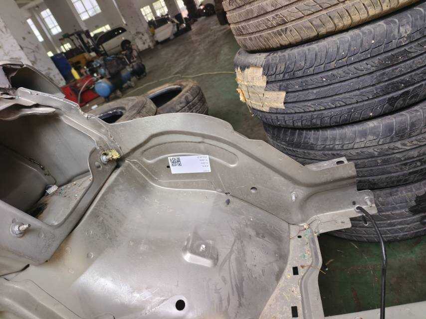 9435122680 前叶子板内骨(左)