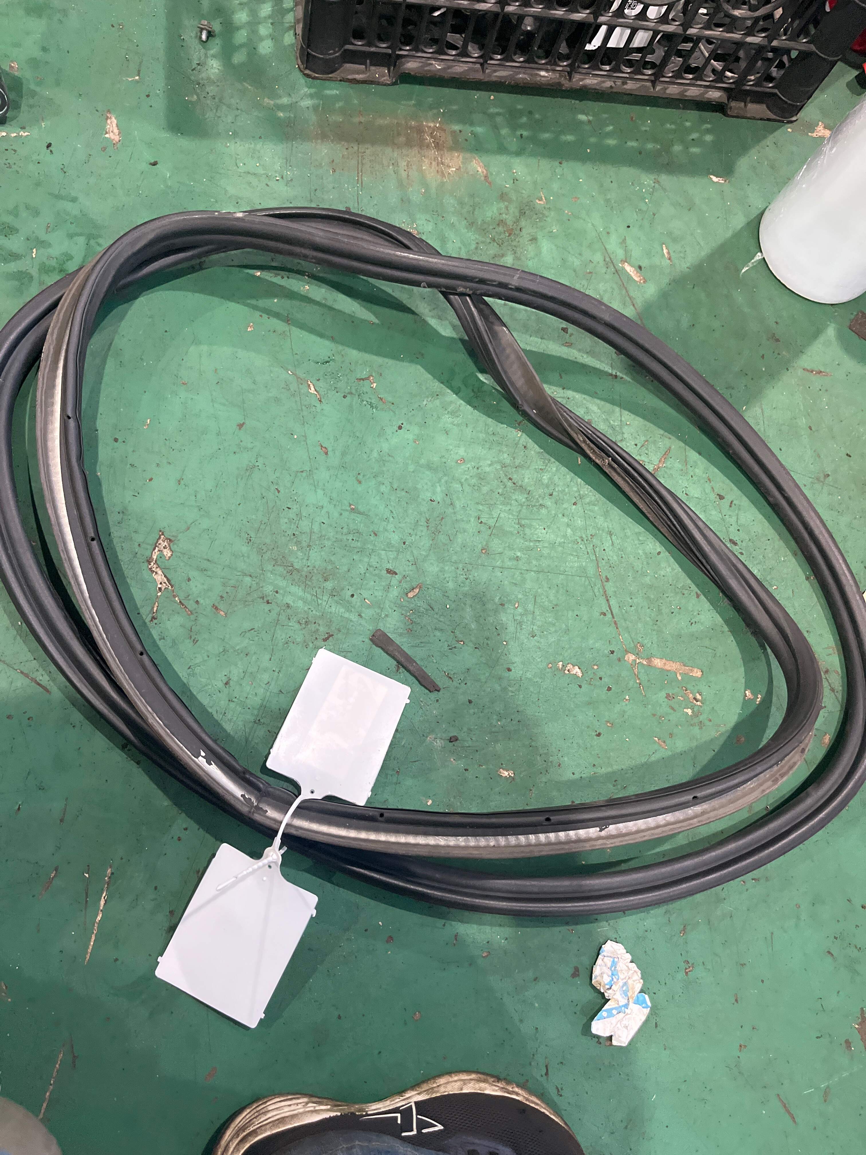 1K9827705A Trunk Lid Seal Strip