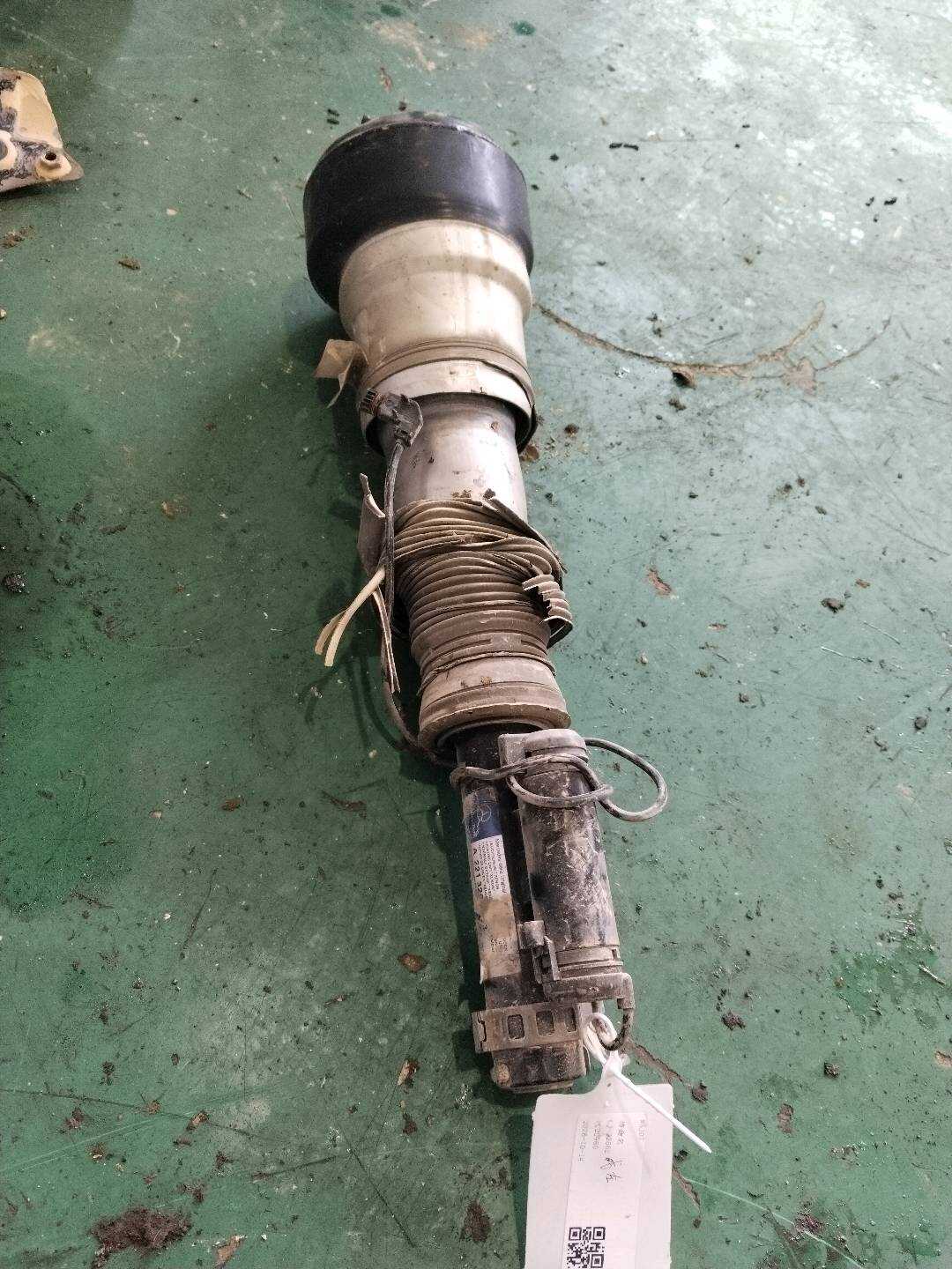 A2213209313 前减震器总成(右)