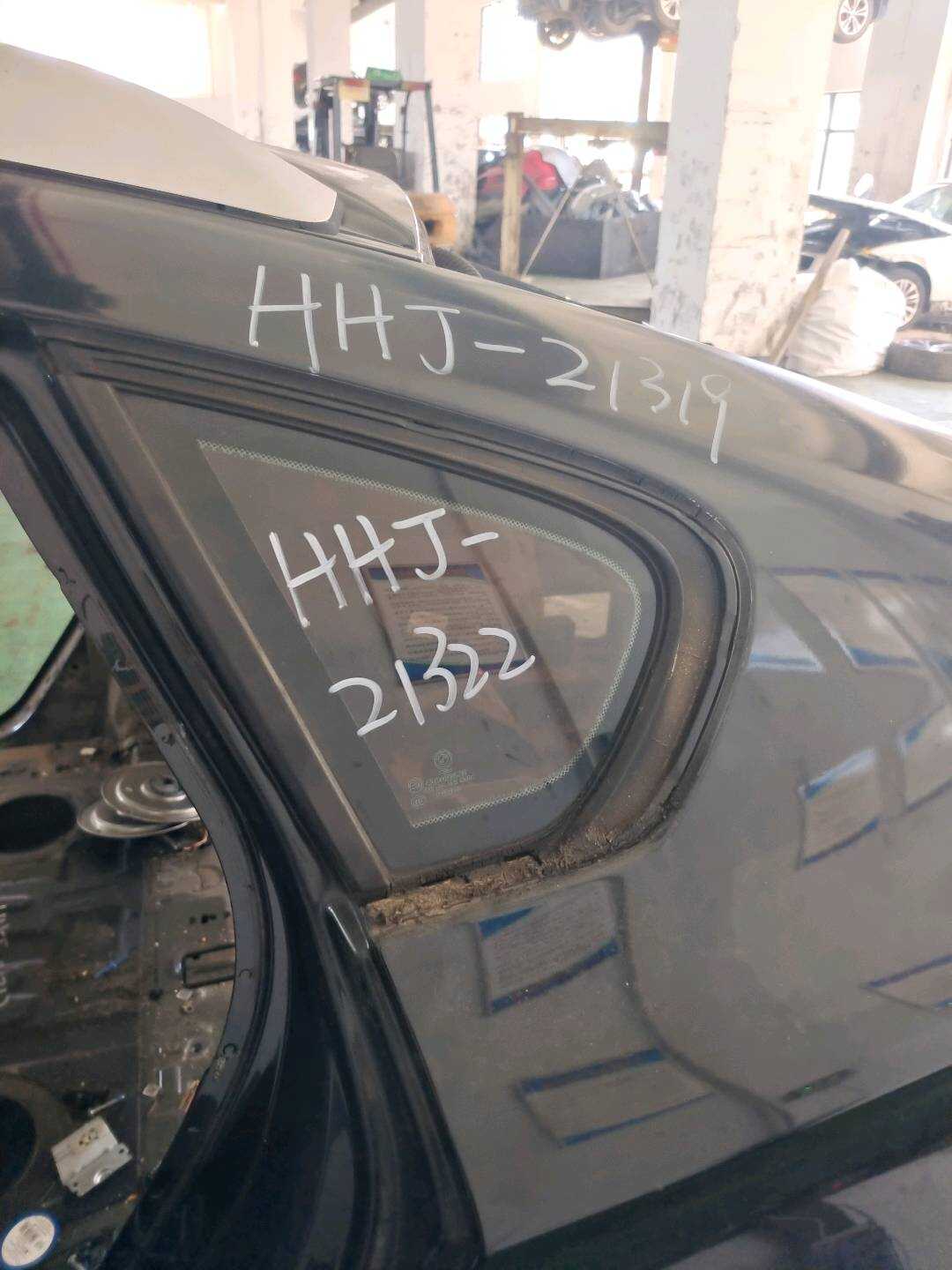 51377182319 后侧围玻璃(左)