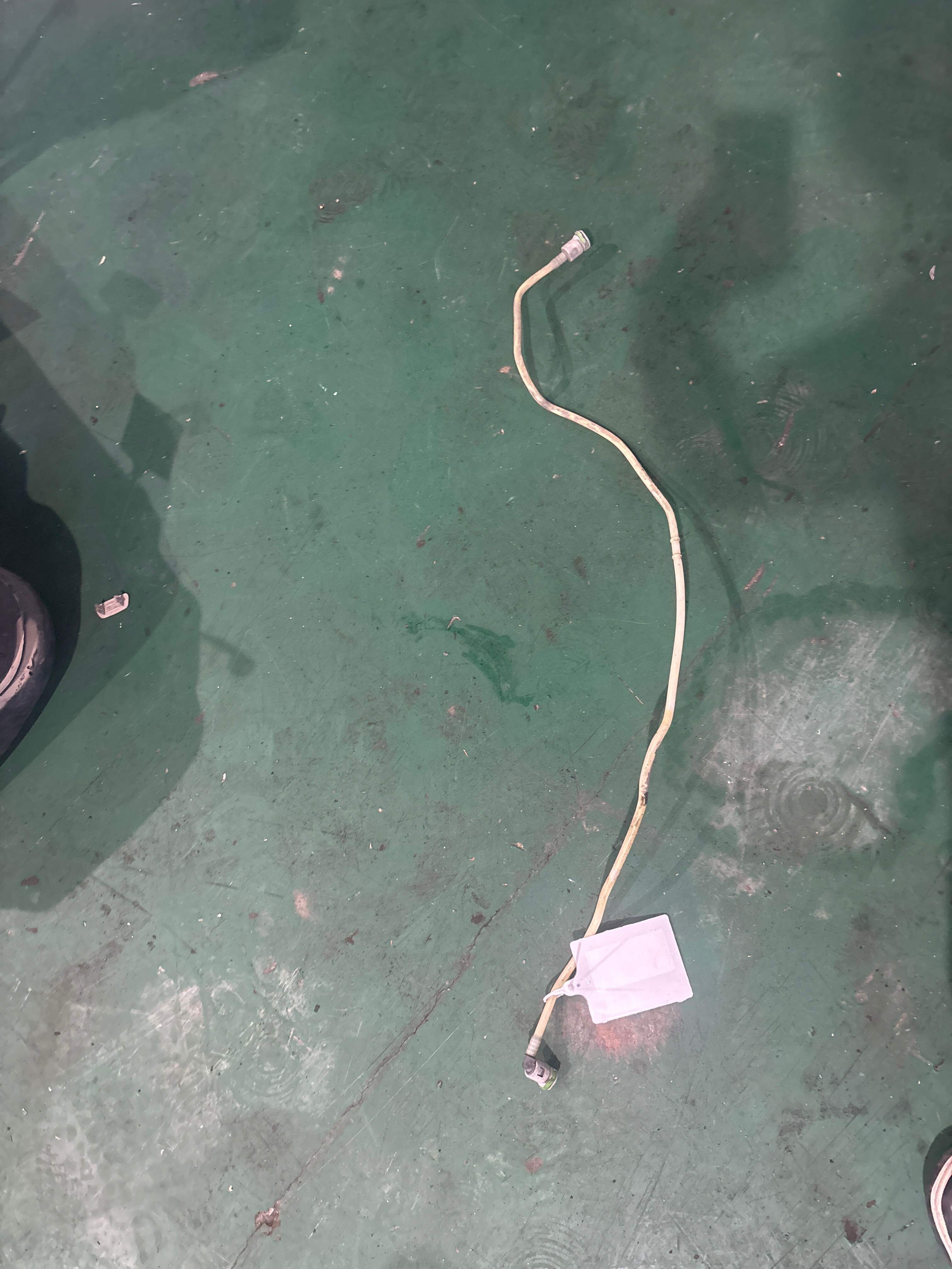 16137307895 燃油箱通风管