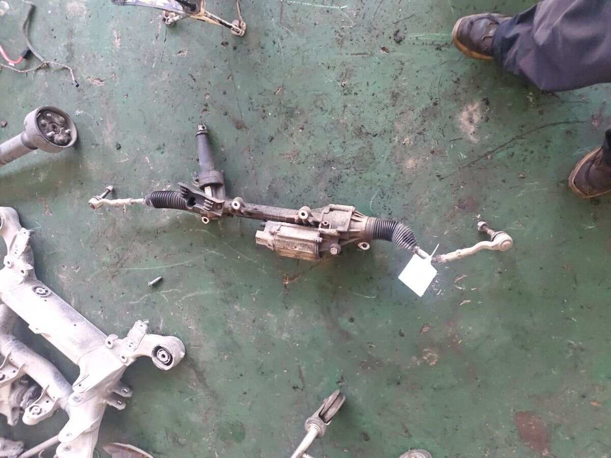 32106883547 Steering Rack