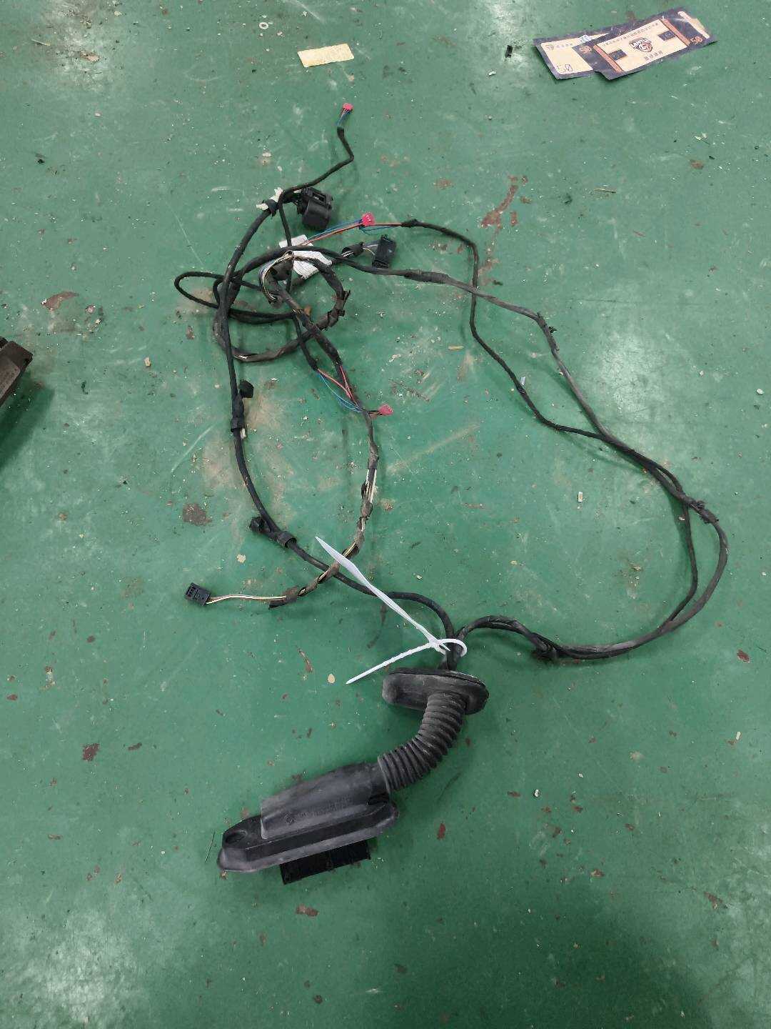 61129237088 Rear Door Wiring Harness, Left