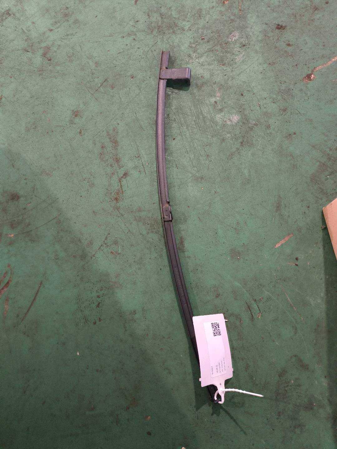 1012037910 右后车门玻璃后导轨