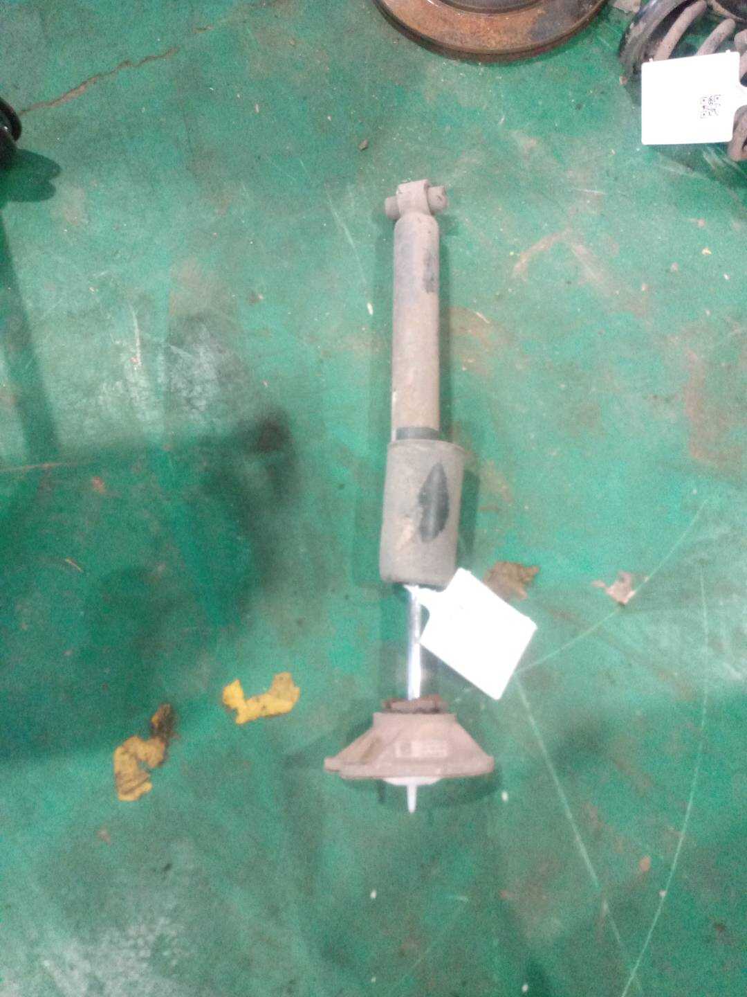 33526883335 后减震器芯