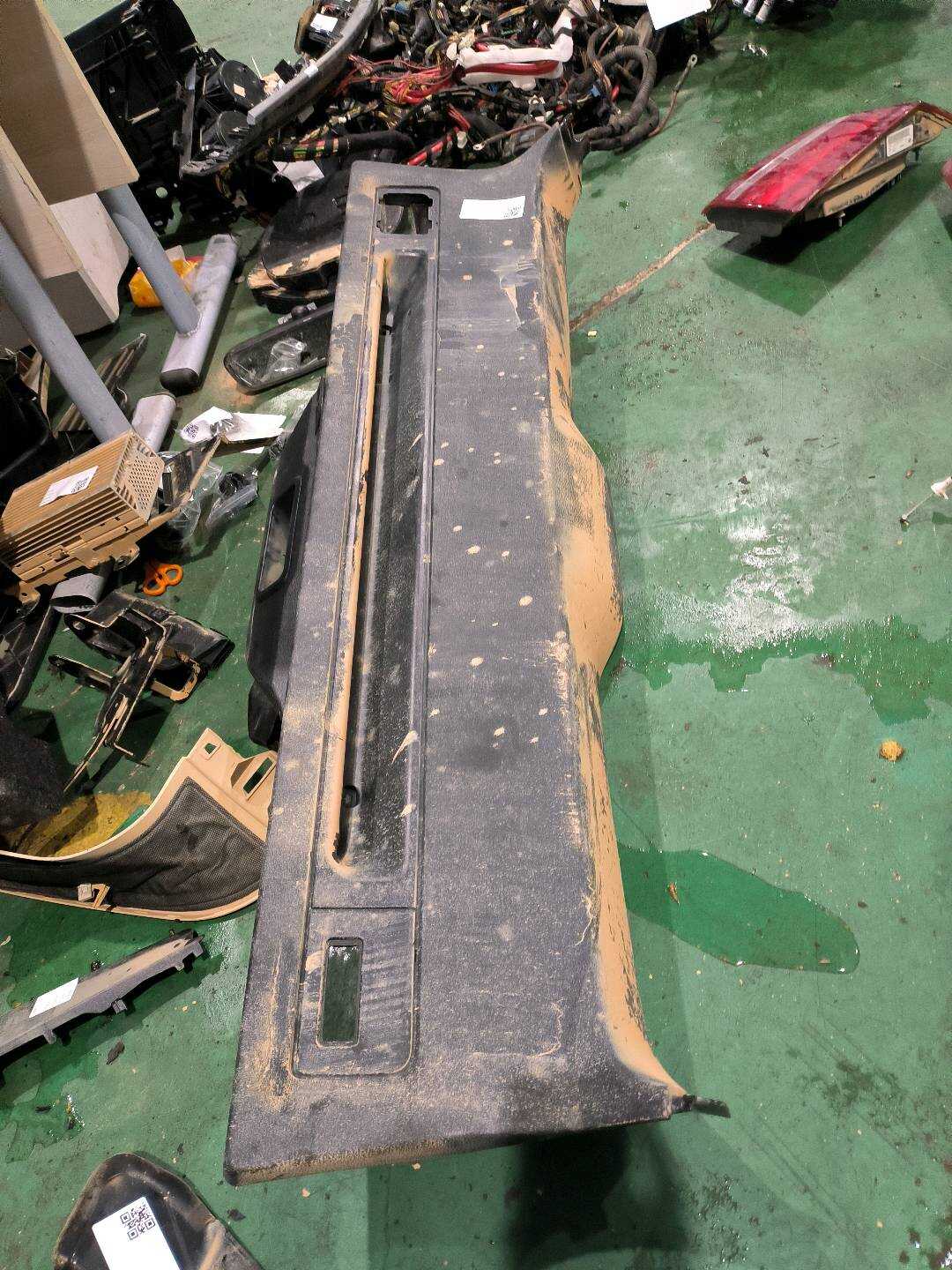 51497365378 尾盖内饰板(中)
