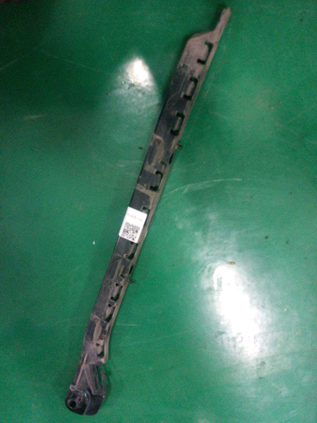A2128801430 后保险杠侧支架(右)