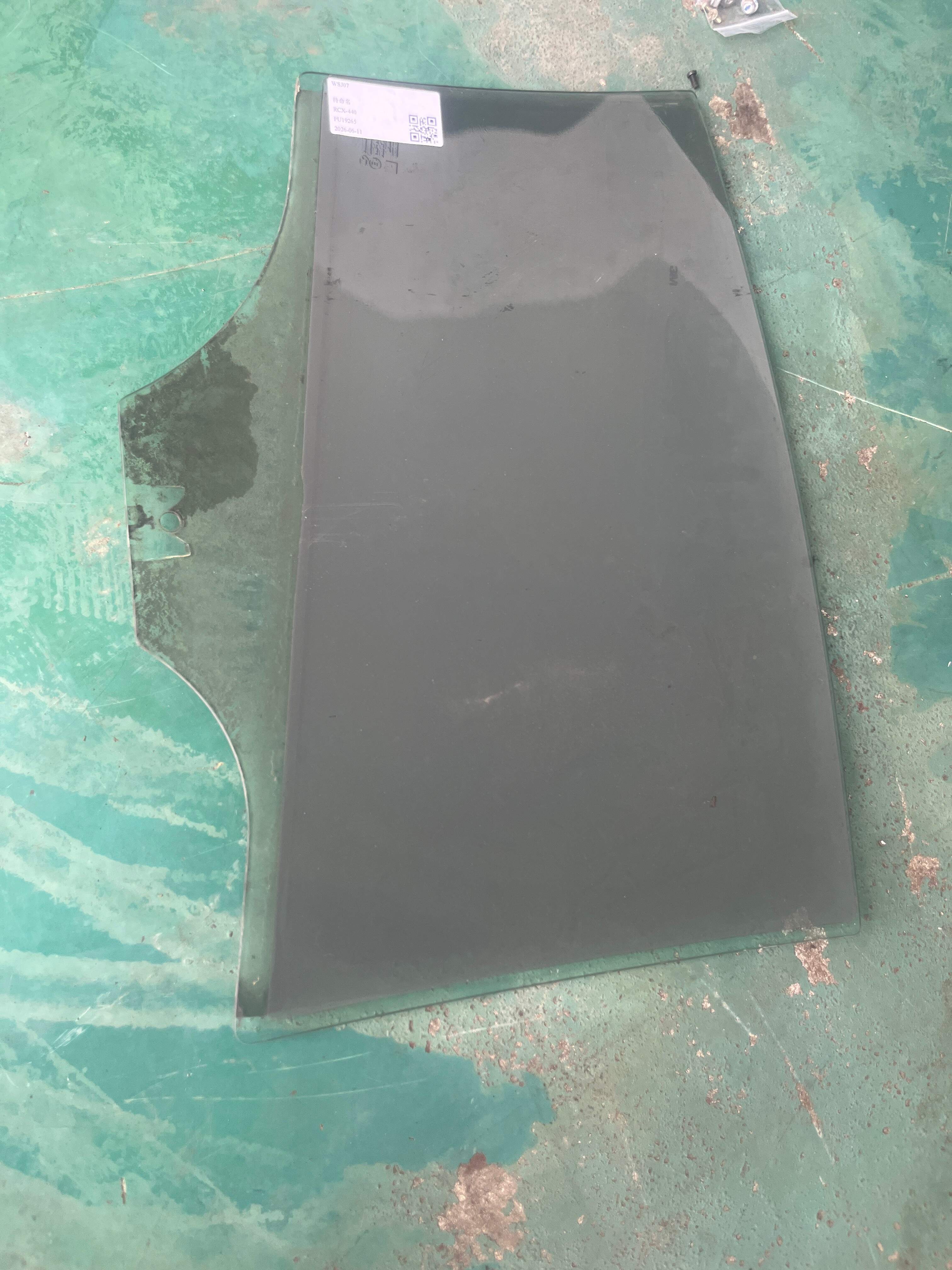 22870568 Rear Door Glass, Left