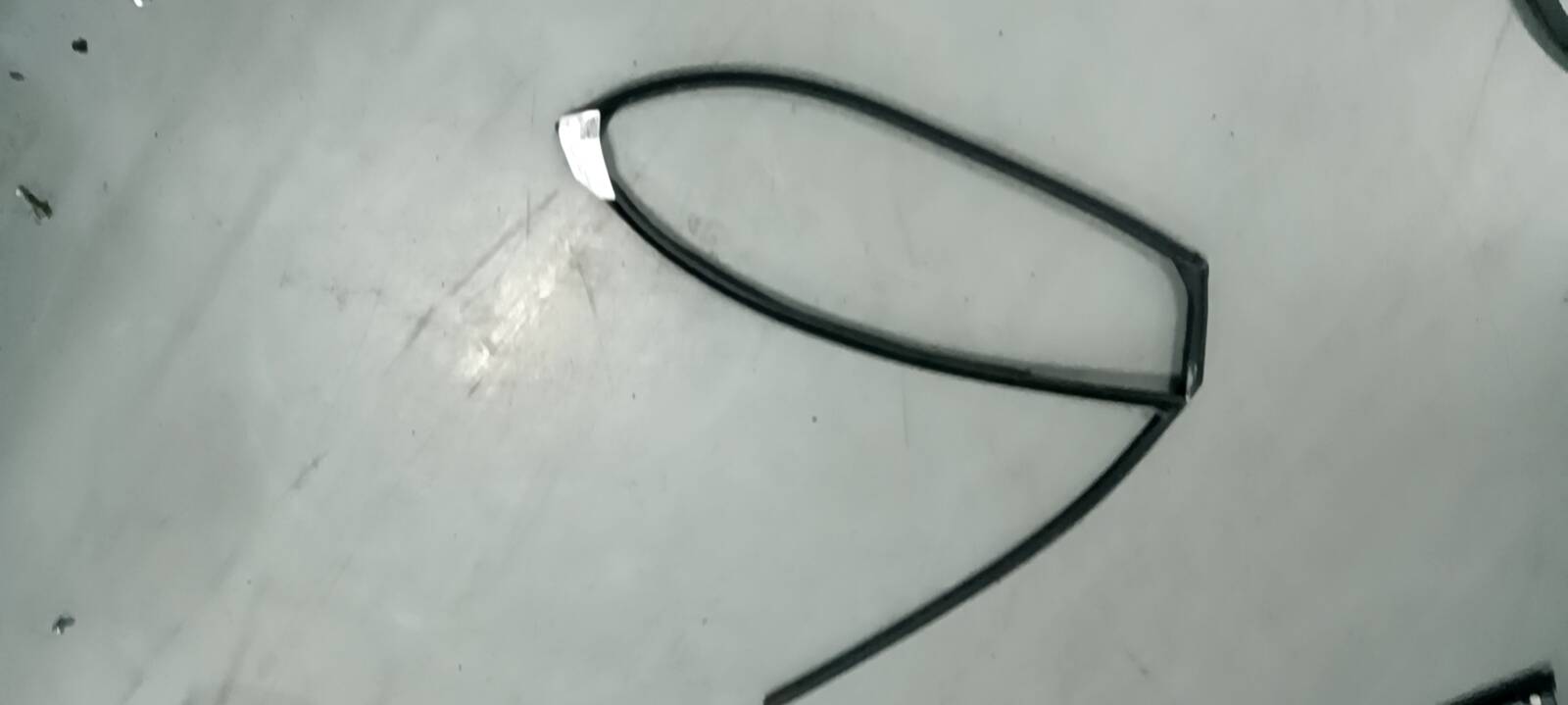 10232790 后门玻璃绒槽(右)