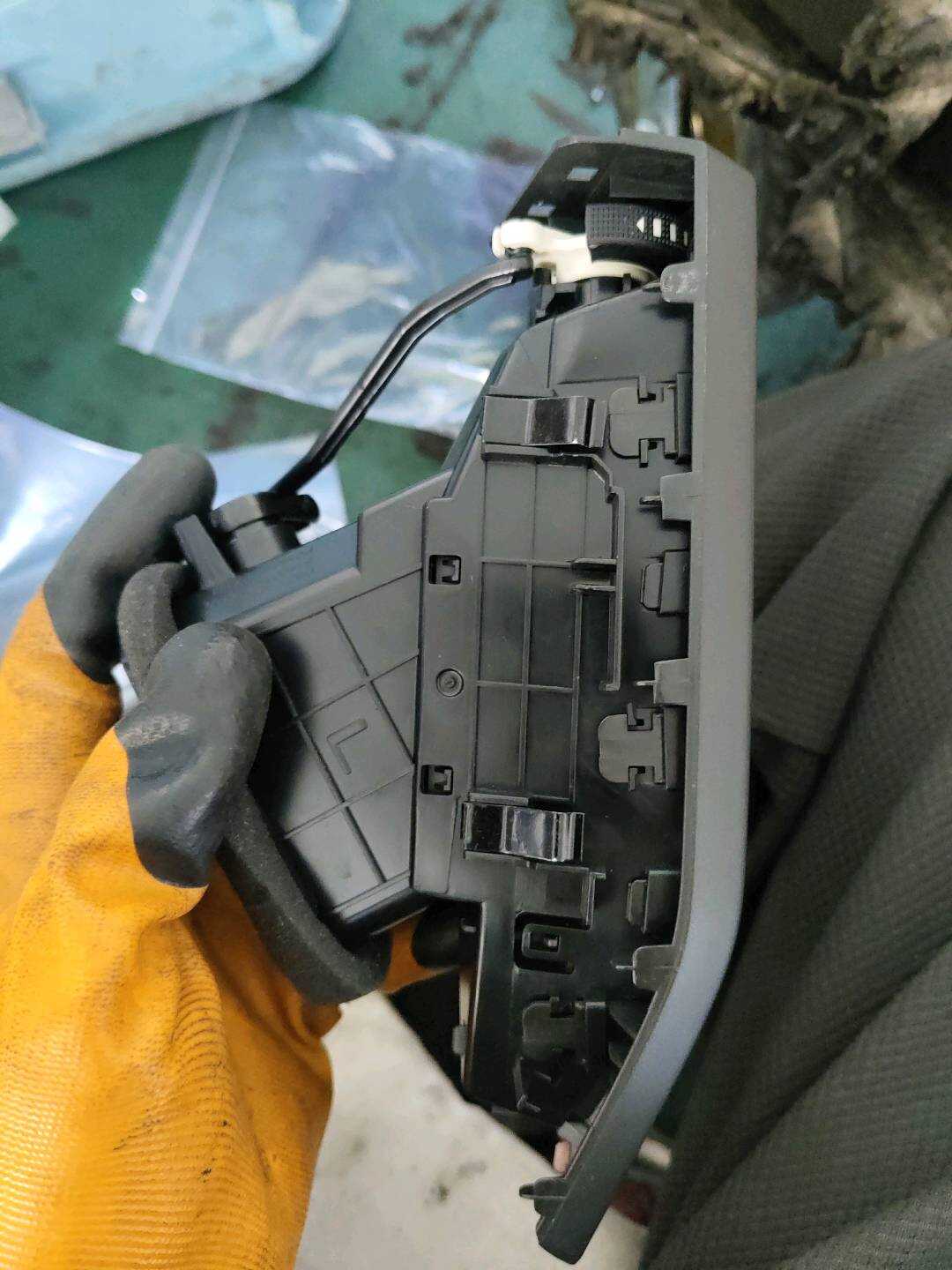 B012597 Left Vent