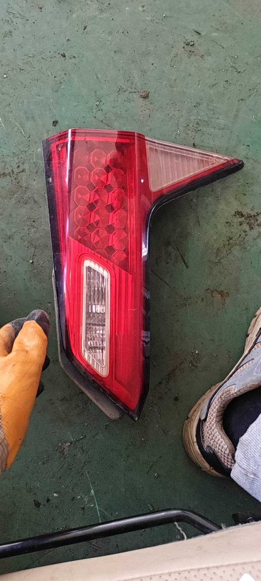 34150T7AJ01 内尾灯总成(右)