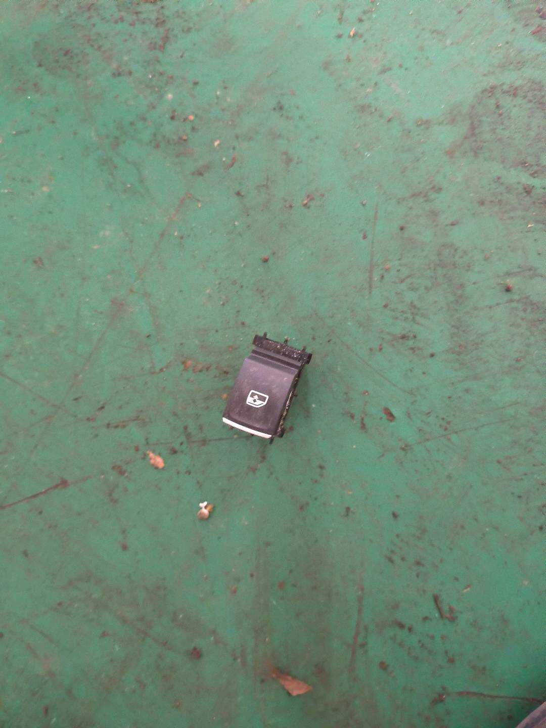5CG959855A 前门玻璃升降开关(右)