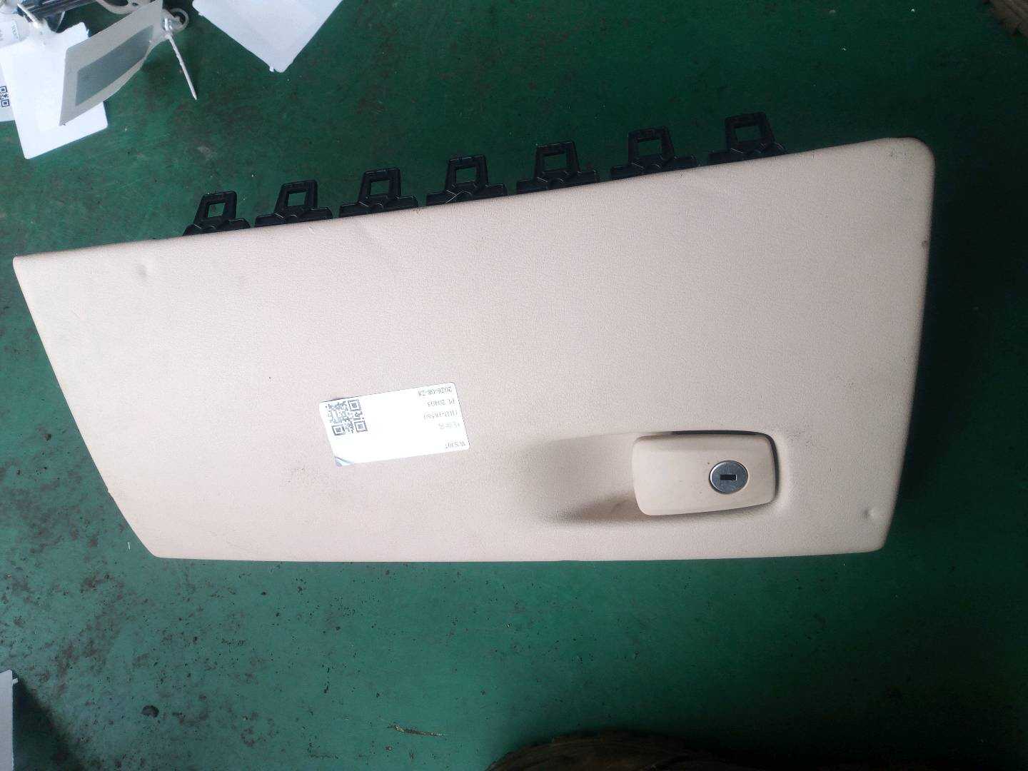51169287304 Dashboard Glove Box Lid