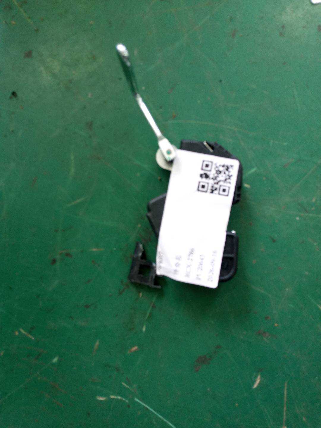 SC7000140 右锁总成