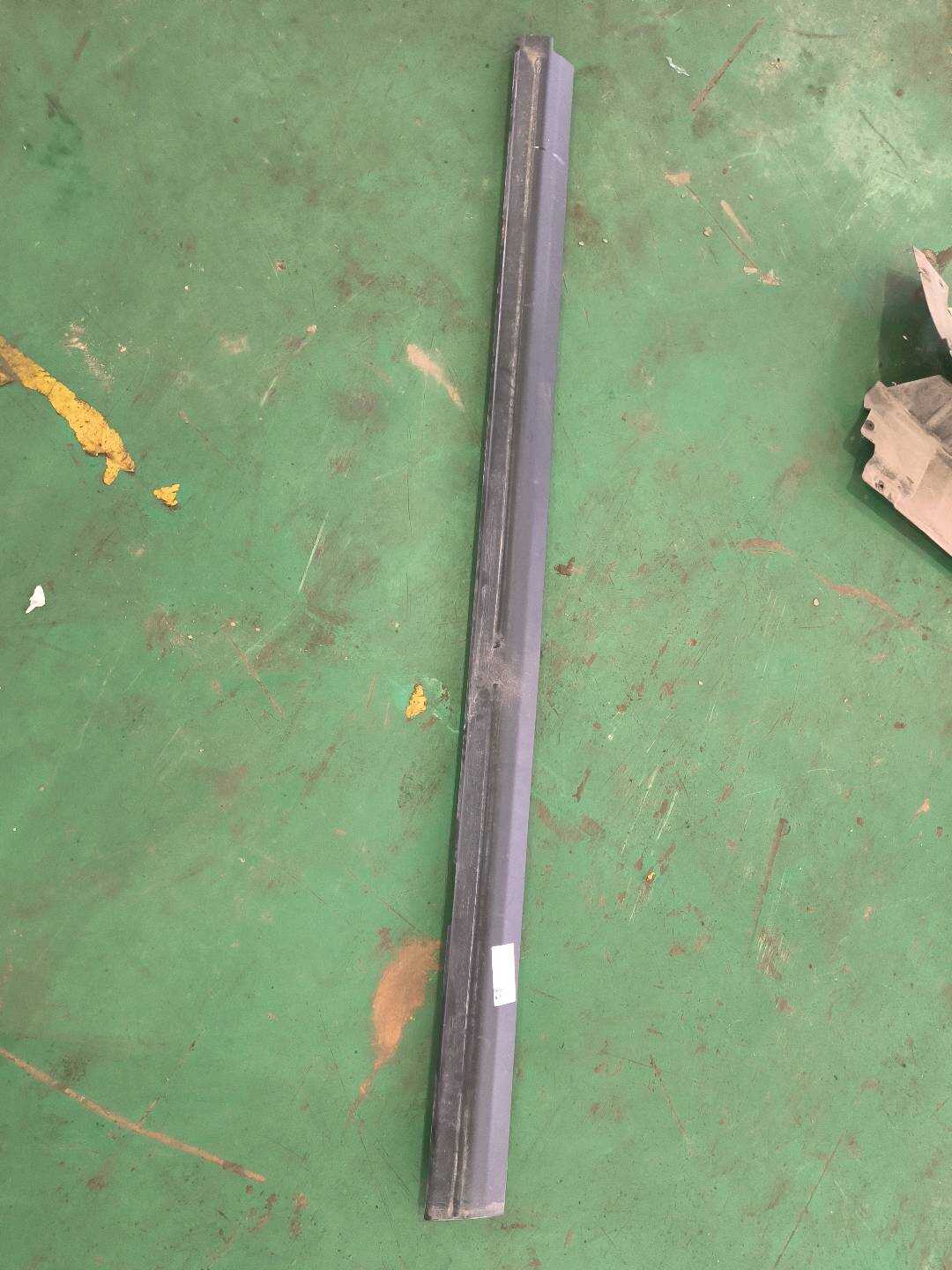 P0008493 底大边L